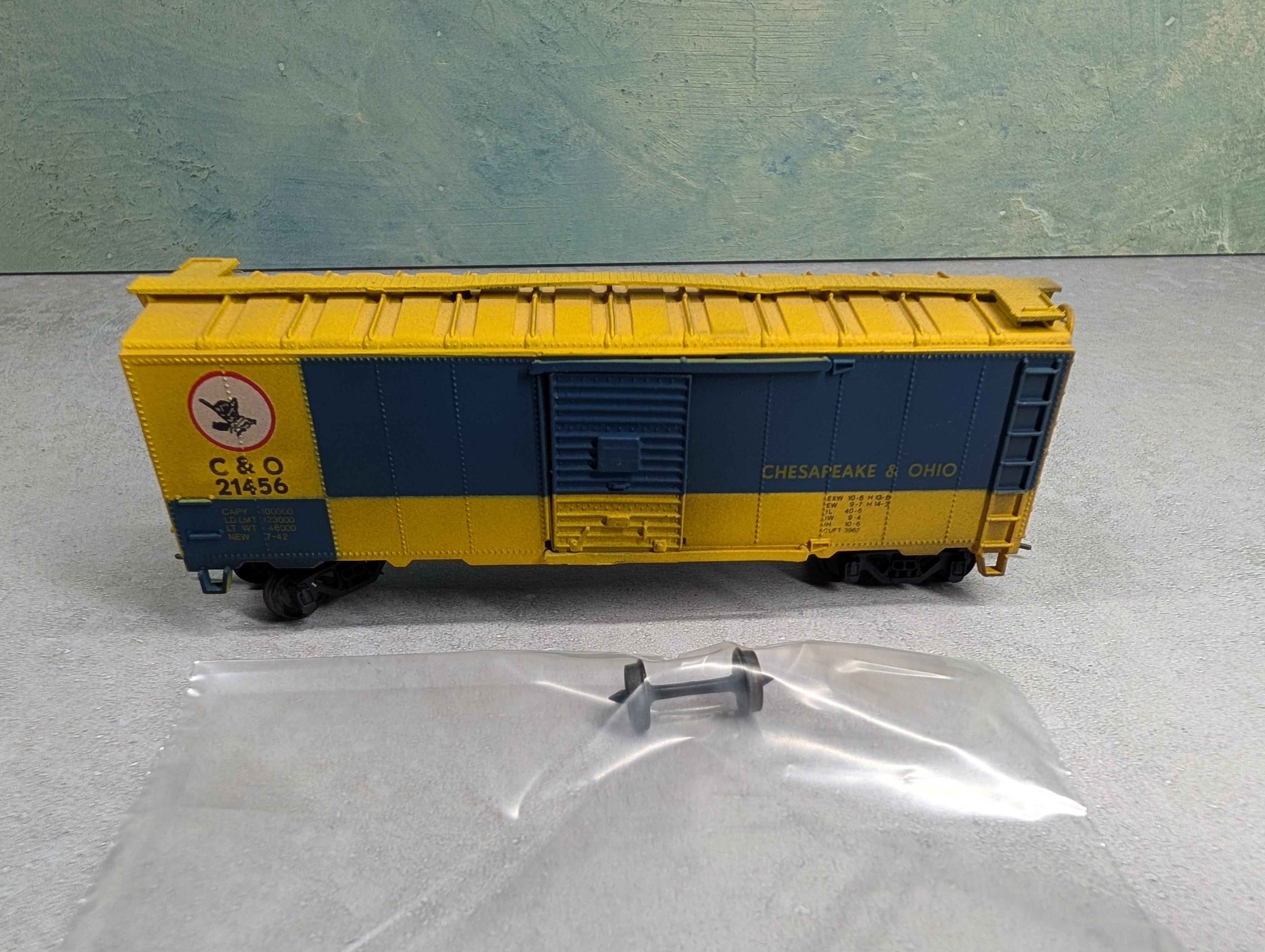 USED AHM HO Scale 40' Box Car Chesapeake and Ohio C&O #21456 Weathered