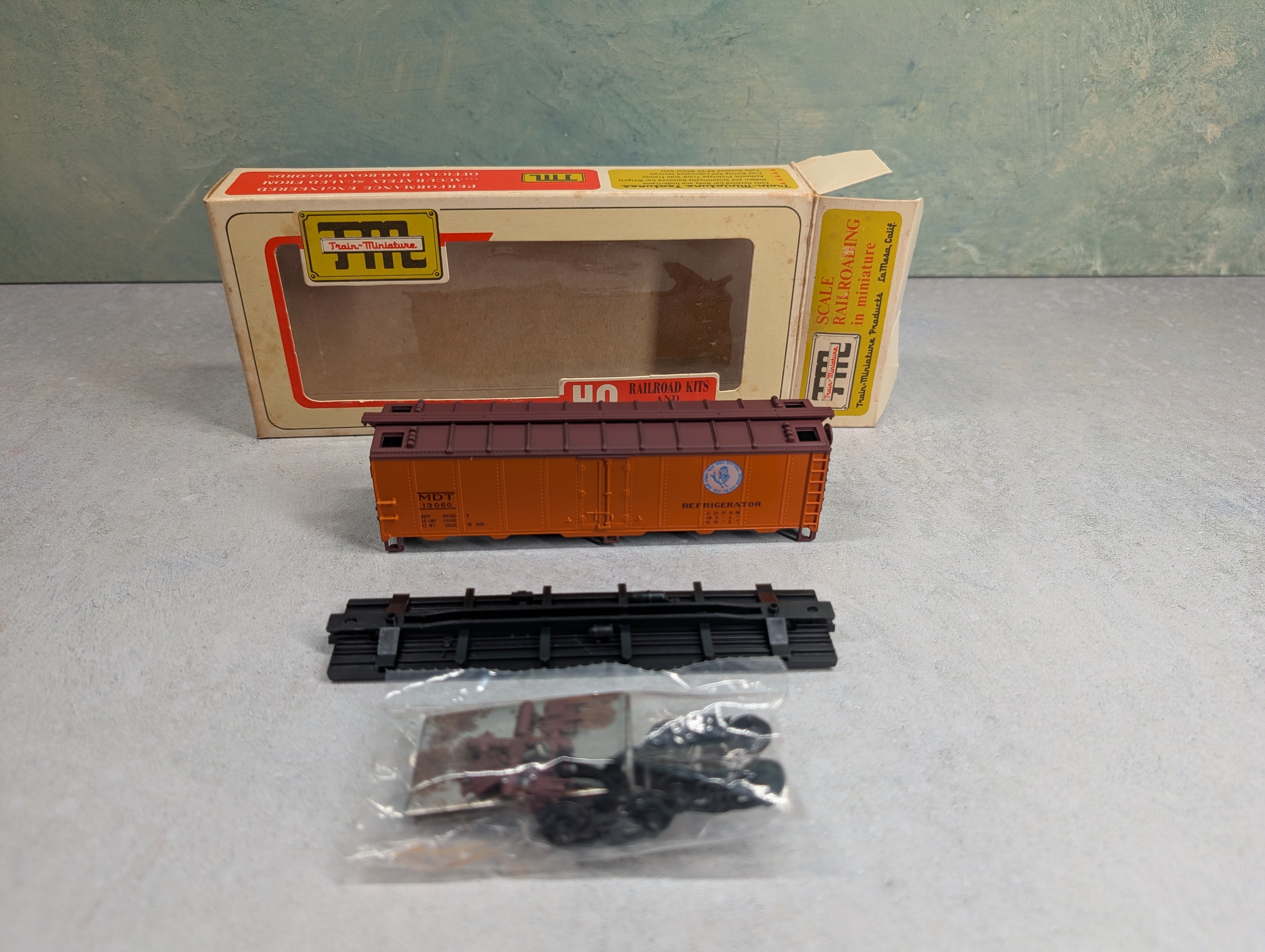 USED TRAIN MINIATURE 2353 HO Scale Steel Refrigerator Car New York Central MDT #13060 KIT