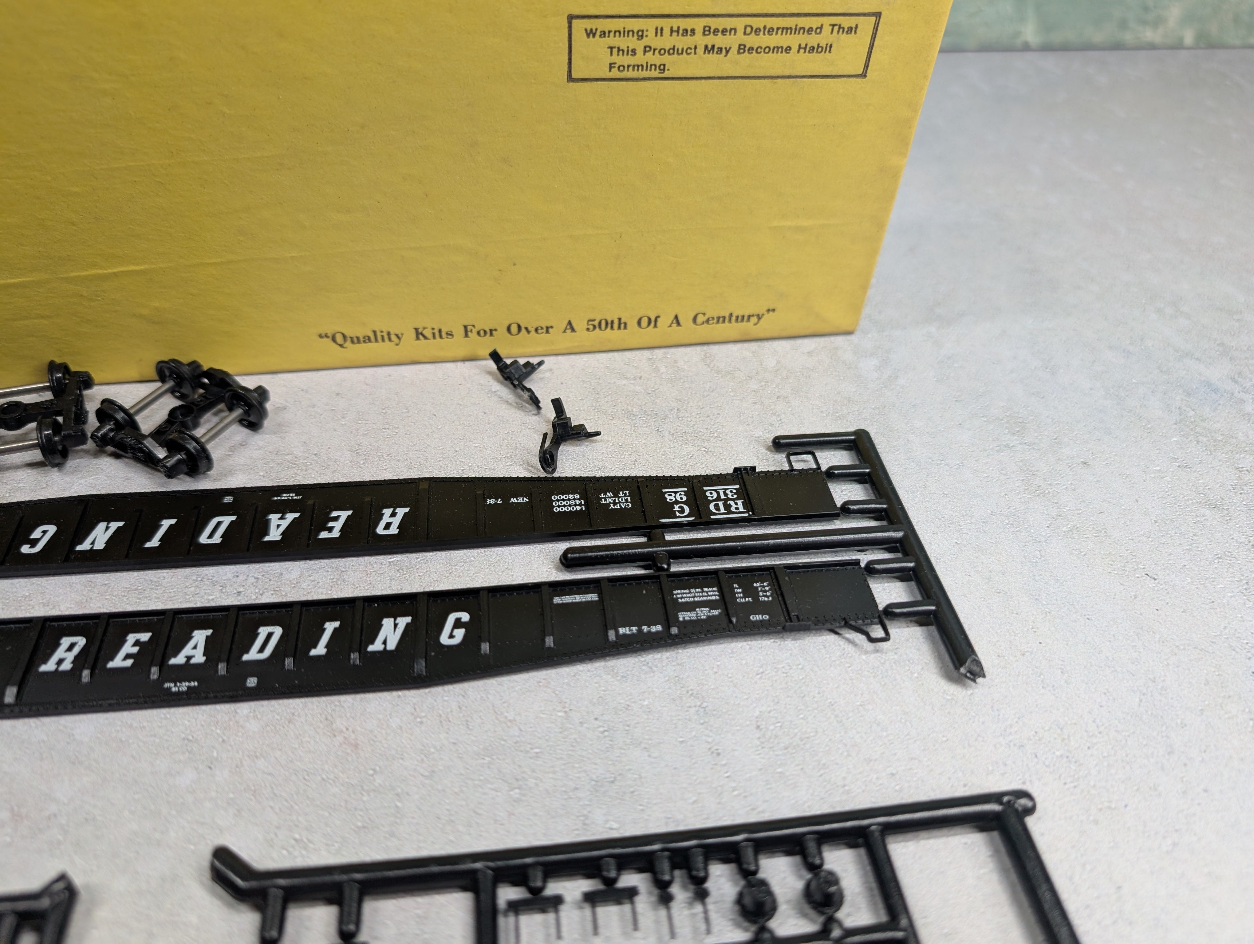 USED E&B Valley HO Scale 65' Mill Gondola Reading RDG #31698 KIT