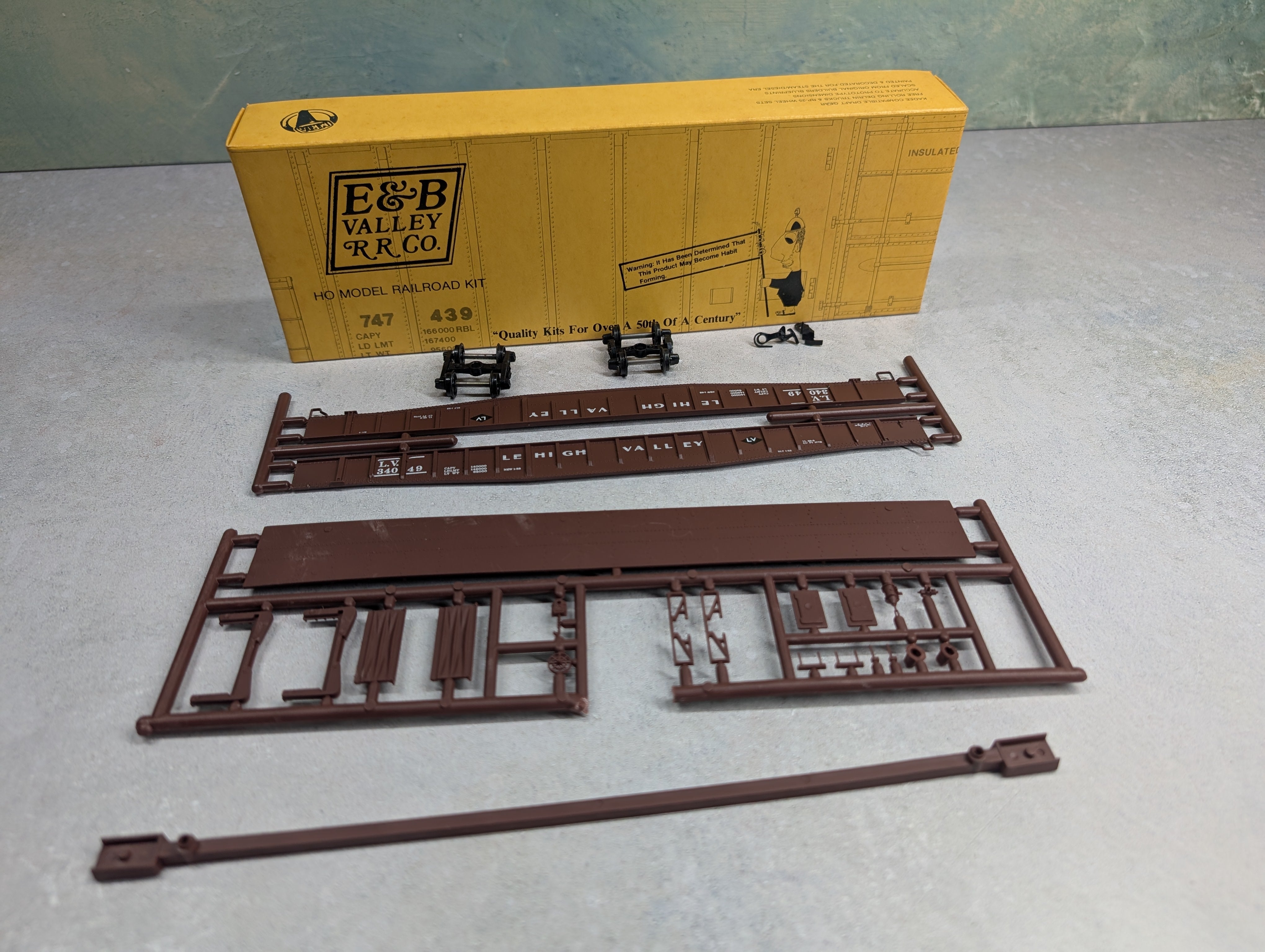 USED E&B Valley HO Scale 65' Mill Gondola Lehigh Valley LV #34049 KIT