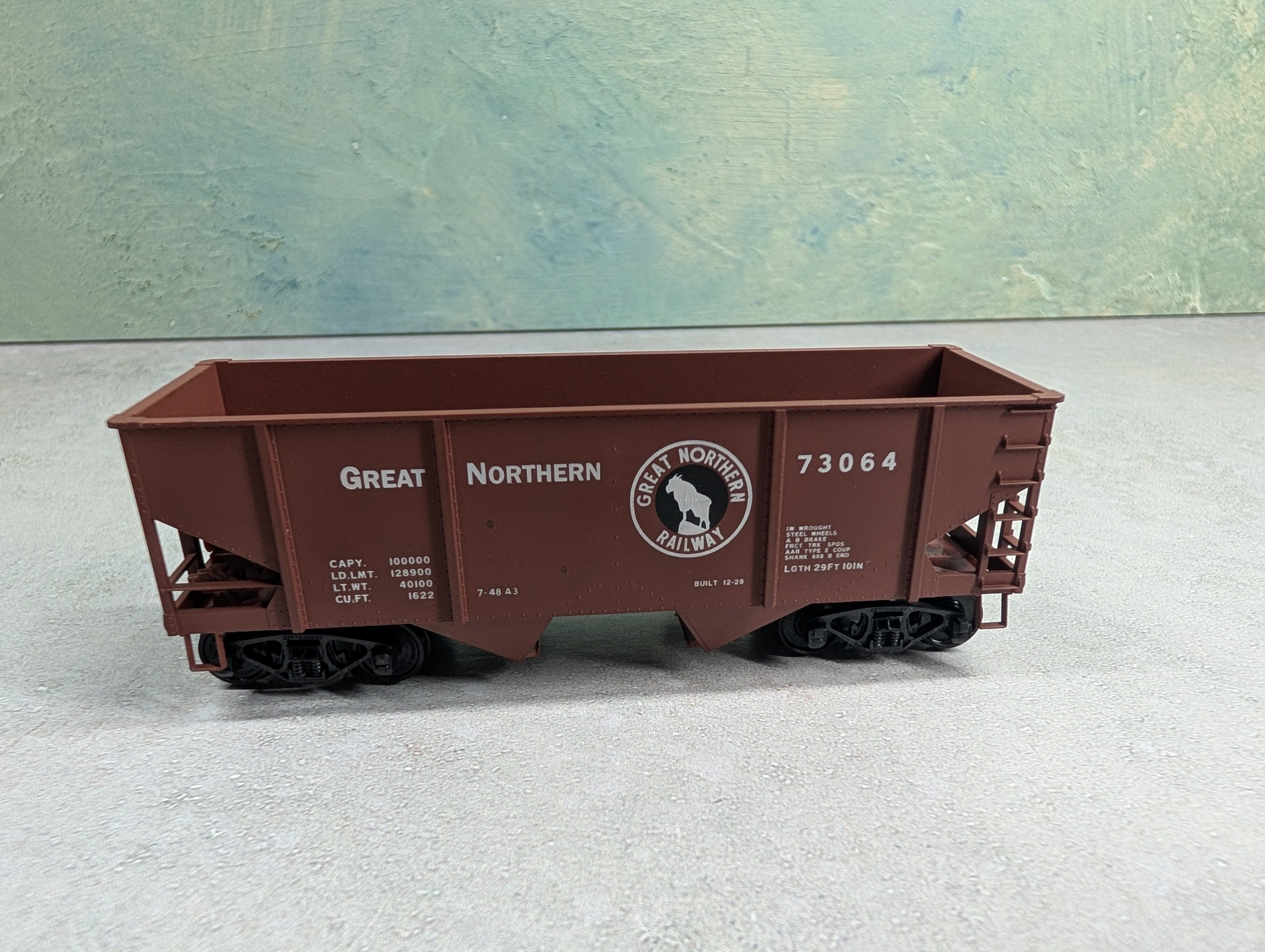 USED Accurail 2351 HO Scale Canton Twin Hopper Great Northern GN #73064