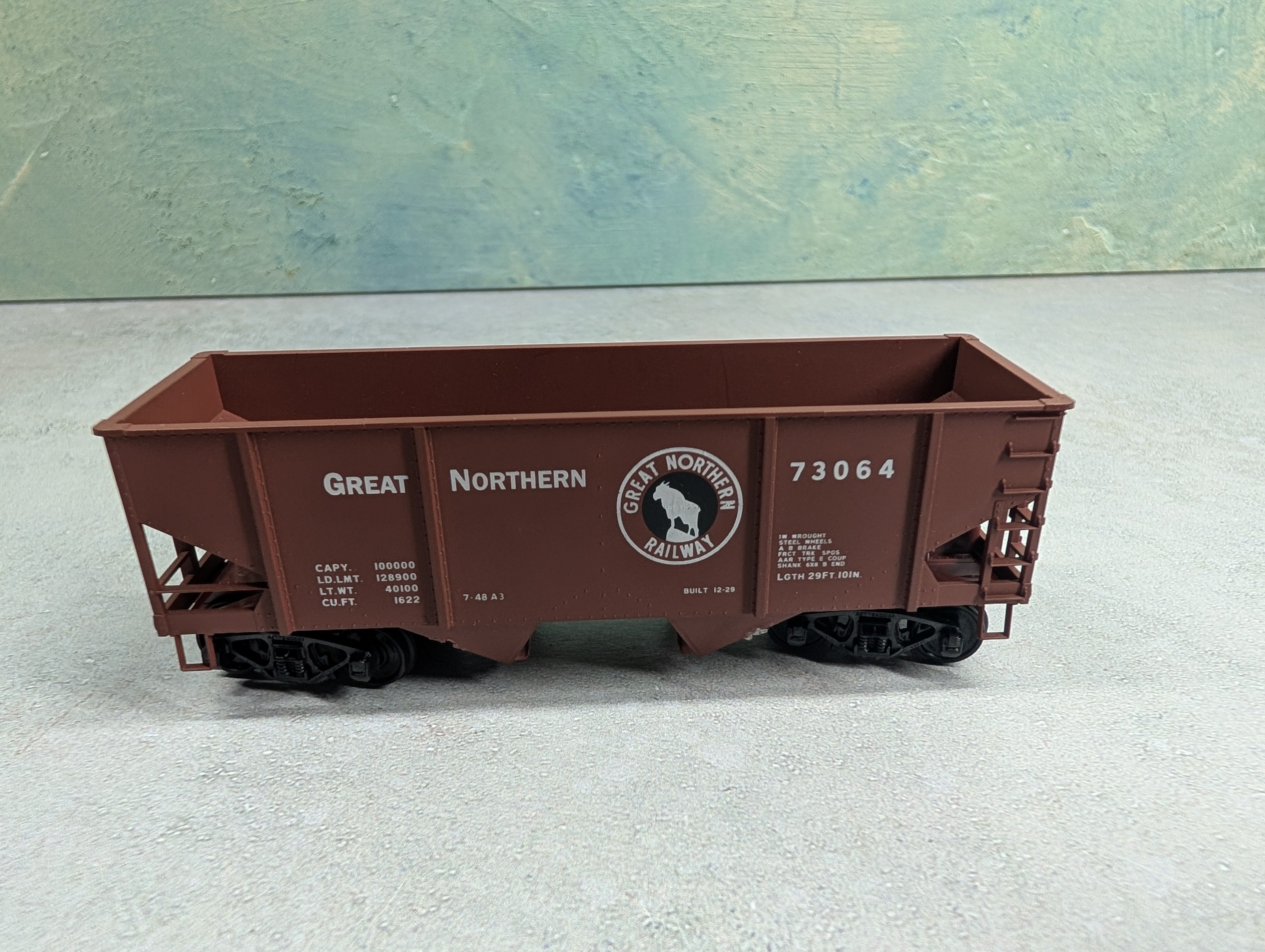 USED Accurail 2351 HO Scale Canton Twin Hopper Great Northern GN #73064