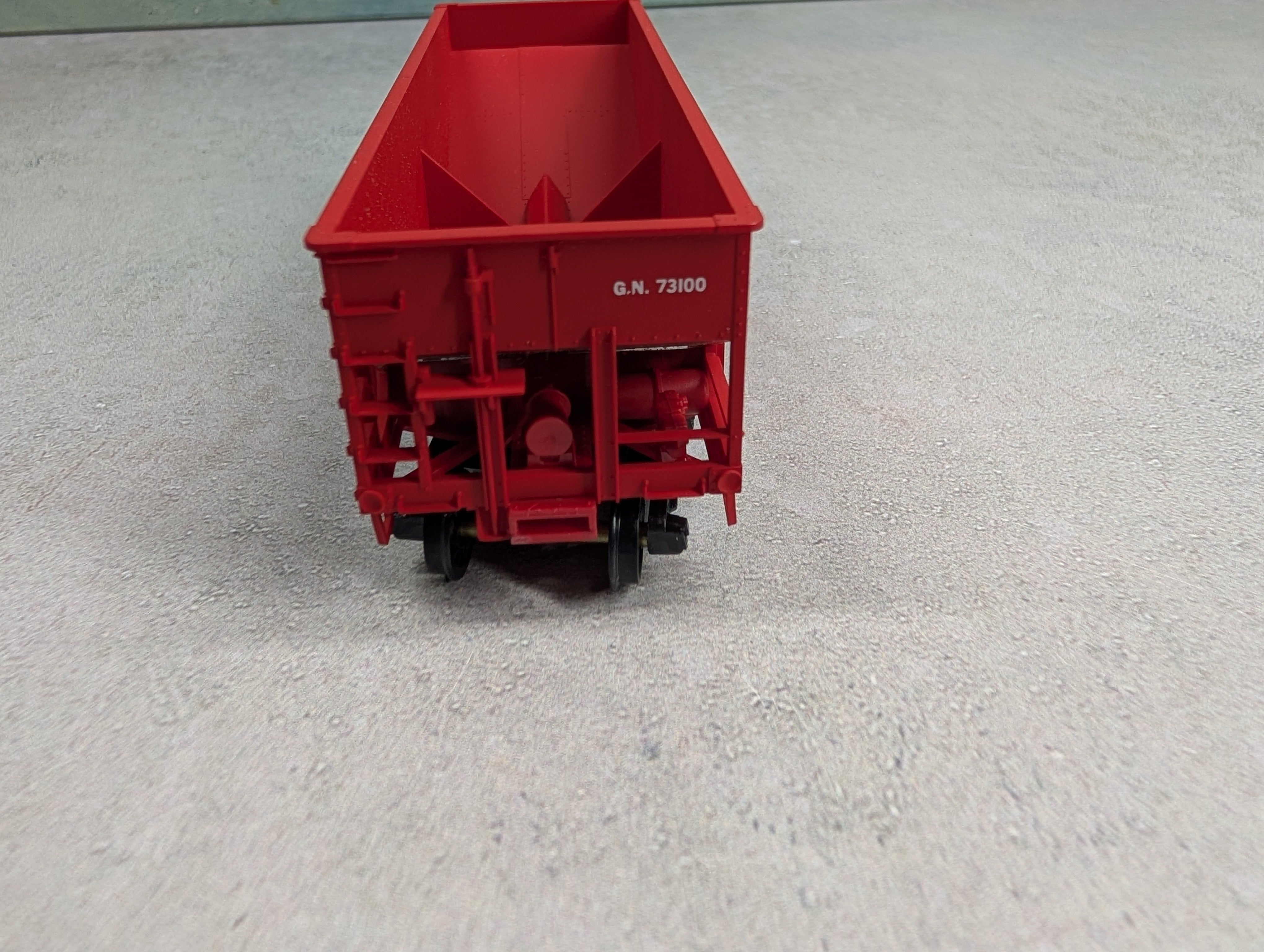 USED Accurail 2302 HO Scale Canton Twin Hopper Great Northern GN #73100