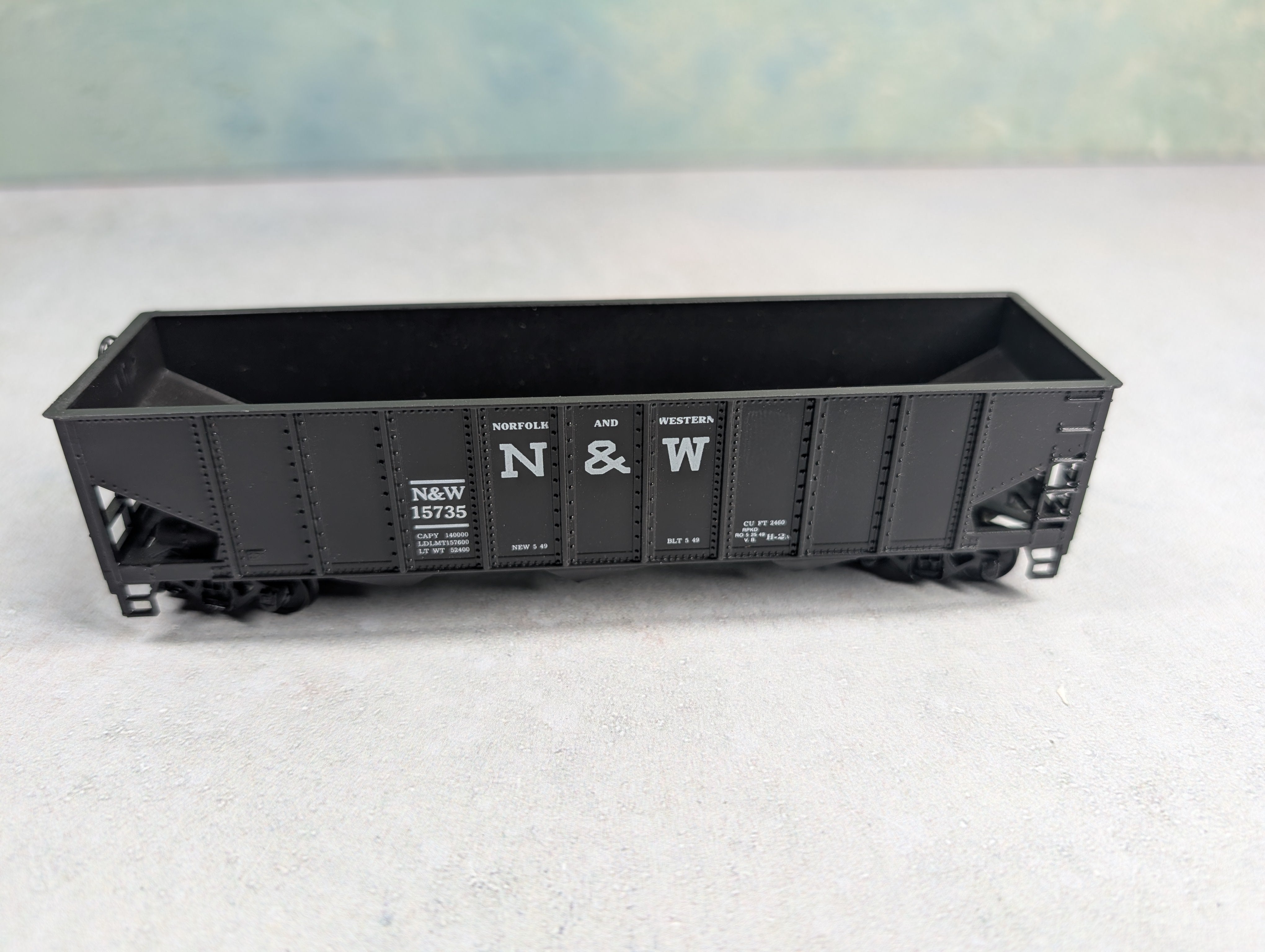 USED Roundhouse HO Scale 3 Bay Rib Side Offer Norfolk & Western NW #15735
