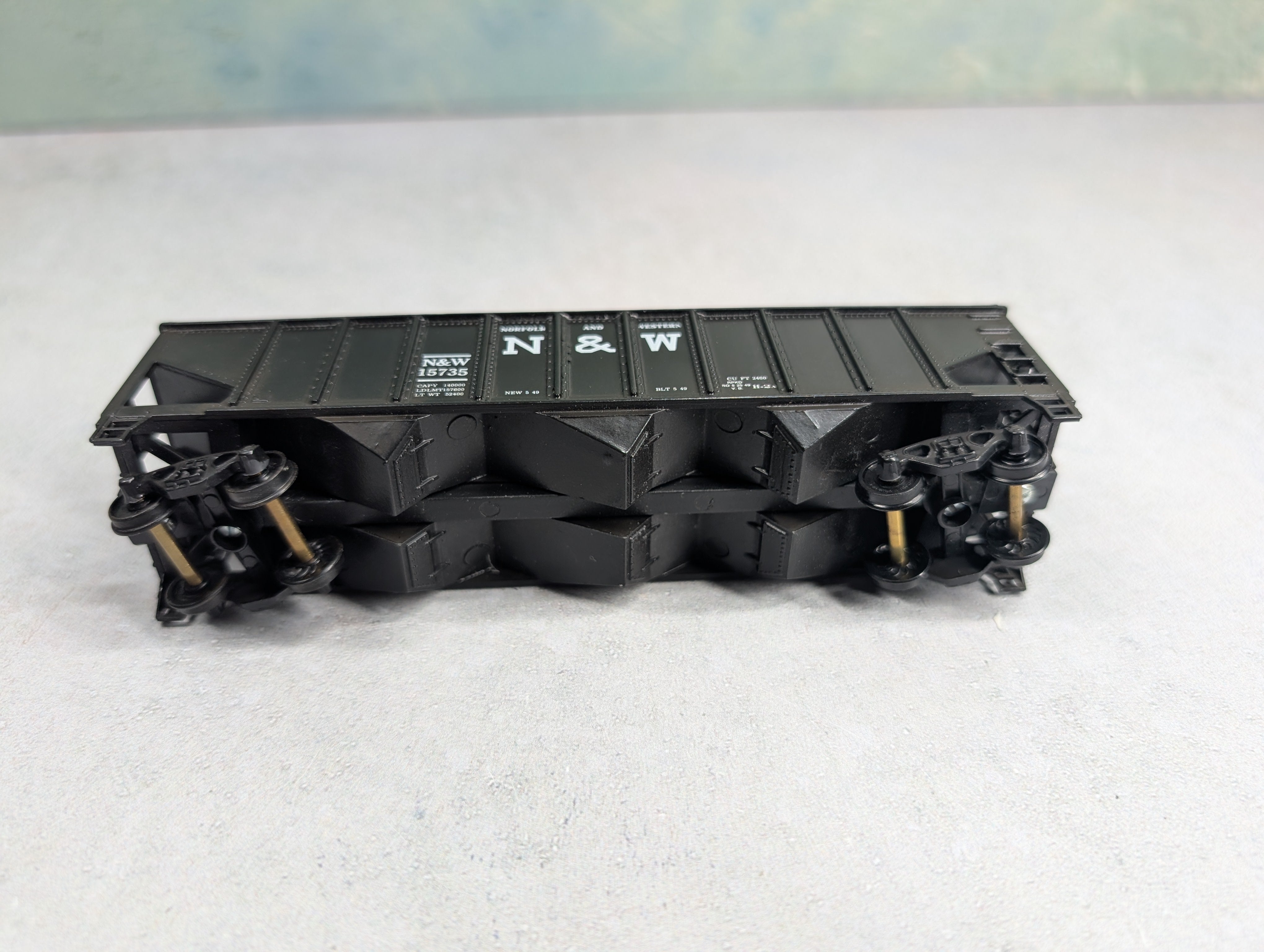 USED Roundhouse HO Scale 3 Bay Rib Side Offer Norfolk & Western NW #15735