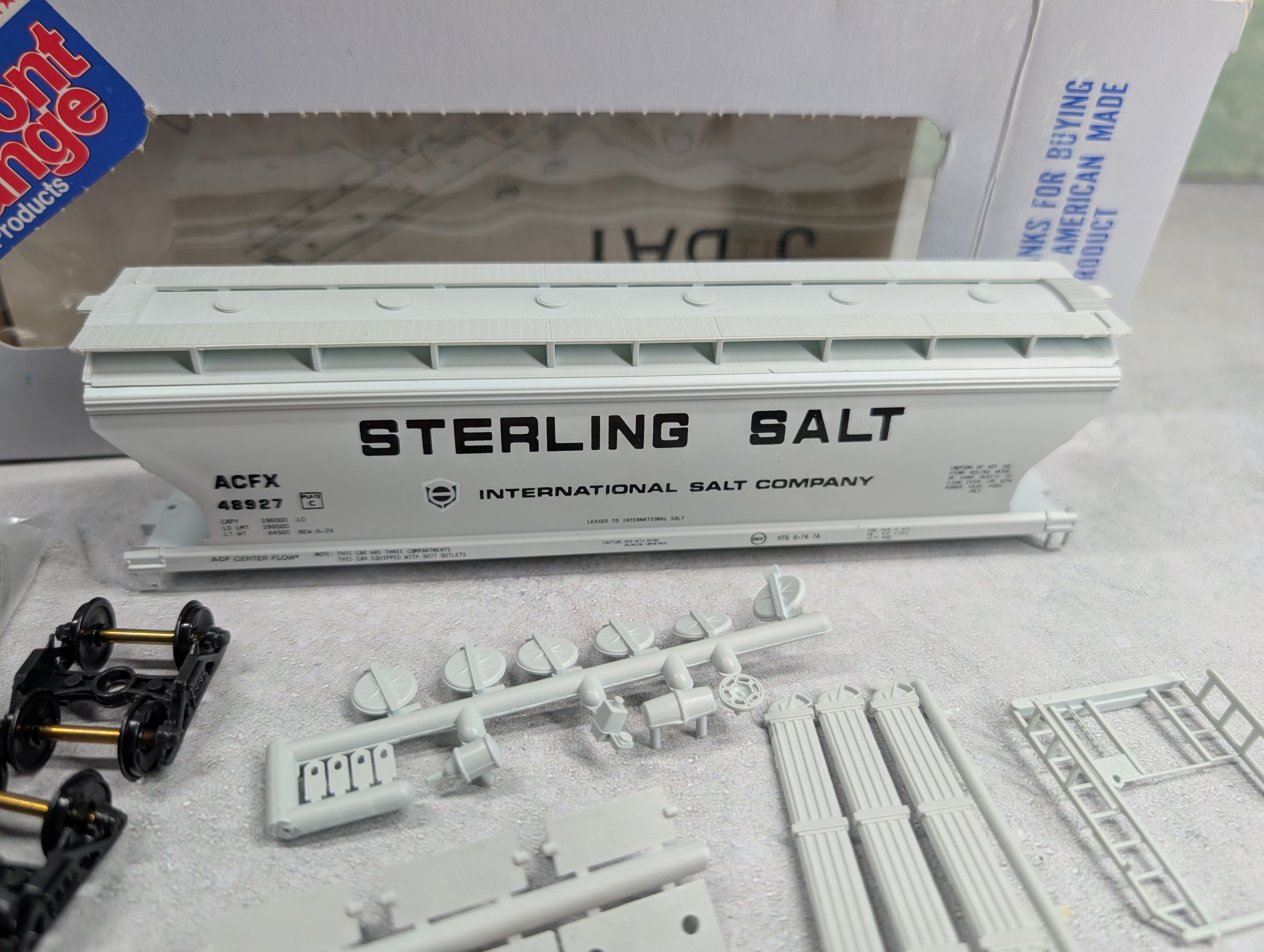 USED Front Range Products 4322 HO Scale ACF 3 Bay Grain Hopper Sterling Salt ACFX #48927 KIT
