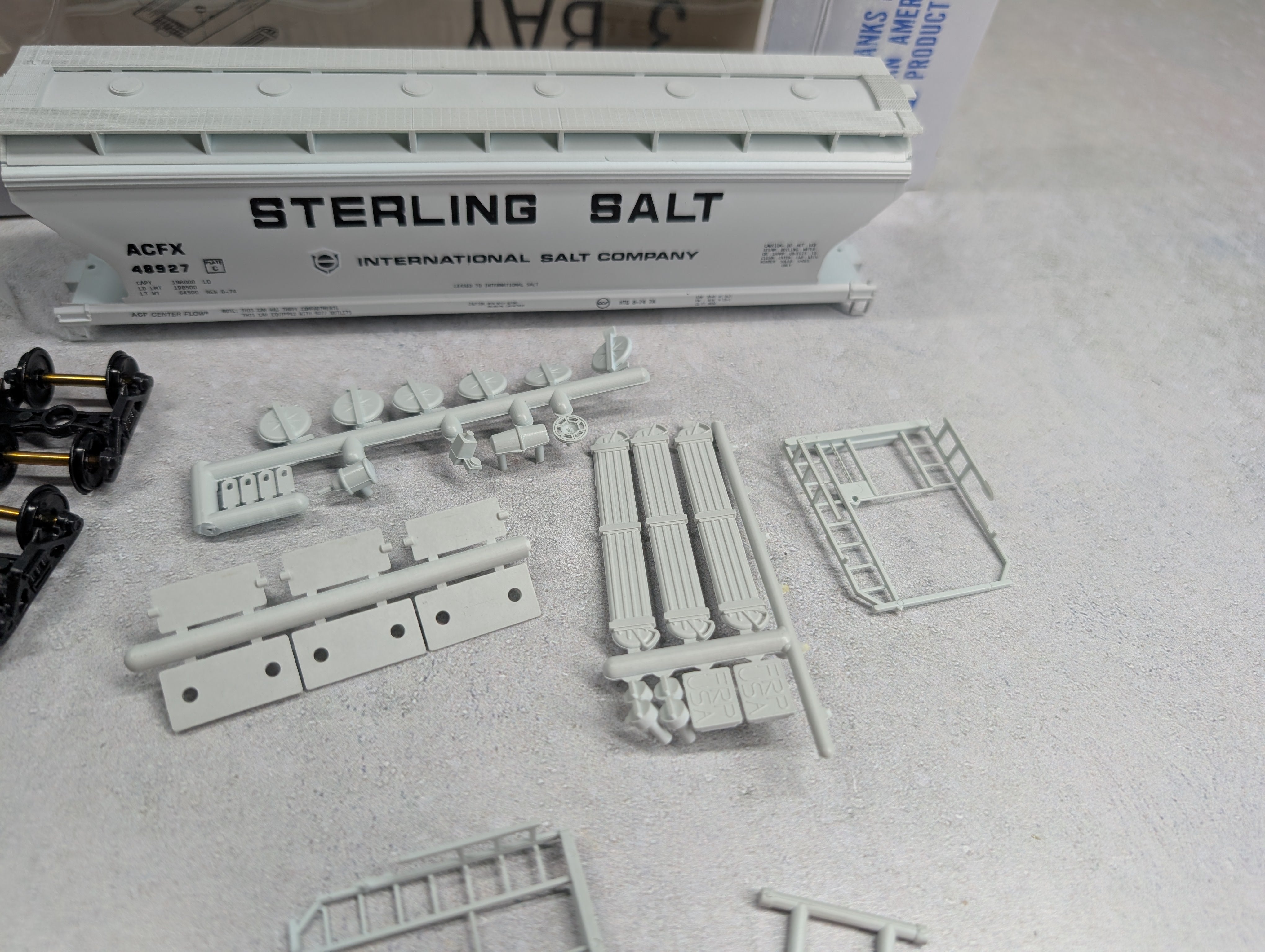 USED Front Range Products 4322 HO Scale ACF 3 Bay Grain Hopper Sterling Salt ACFX #48927 KIT