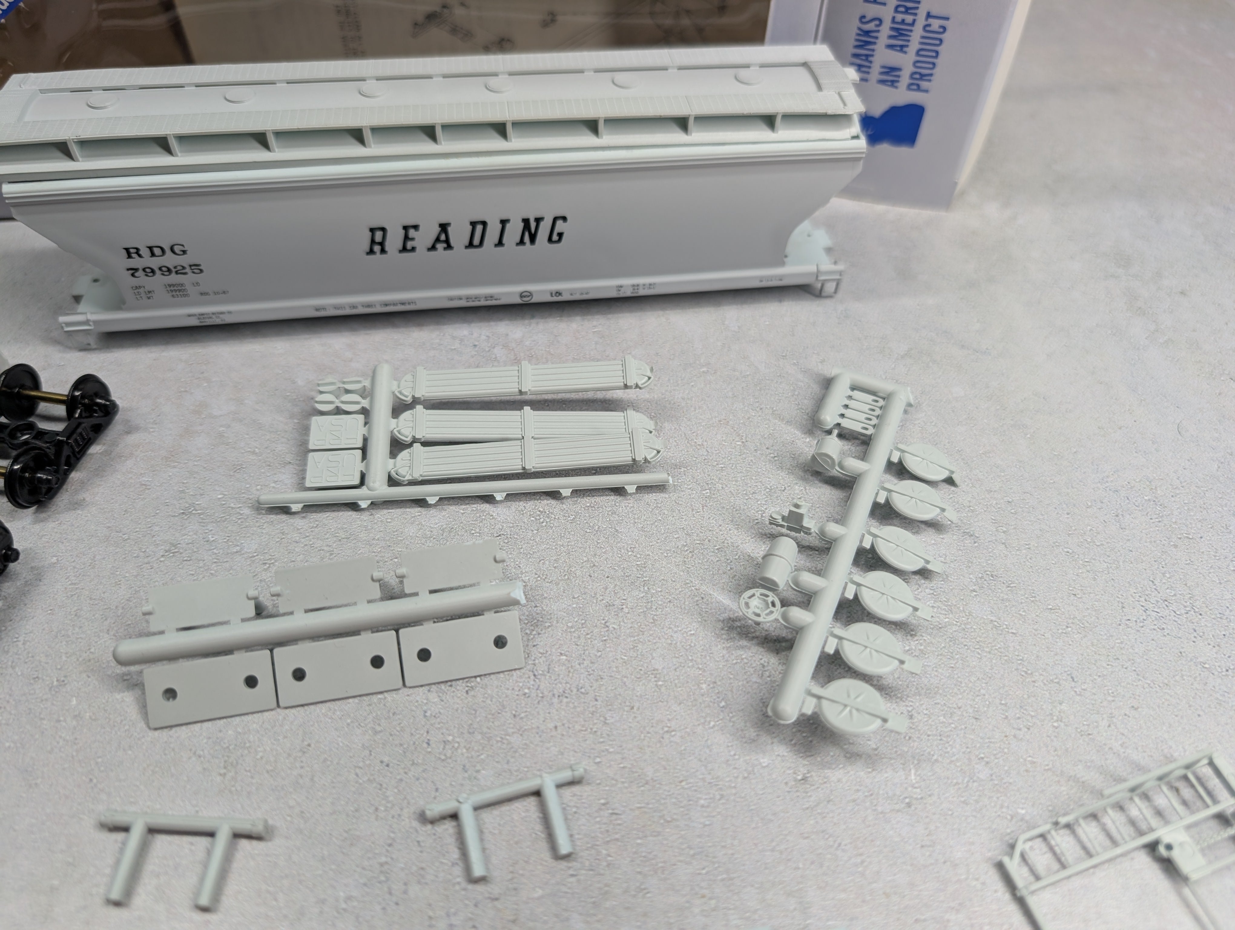 USED Front Range Products 4327 HO Scale ACF 3 Bay Grain Hopper Reading RDG #79925 KIT