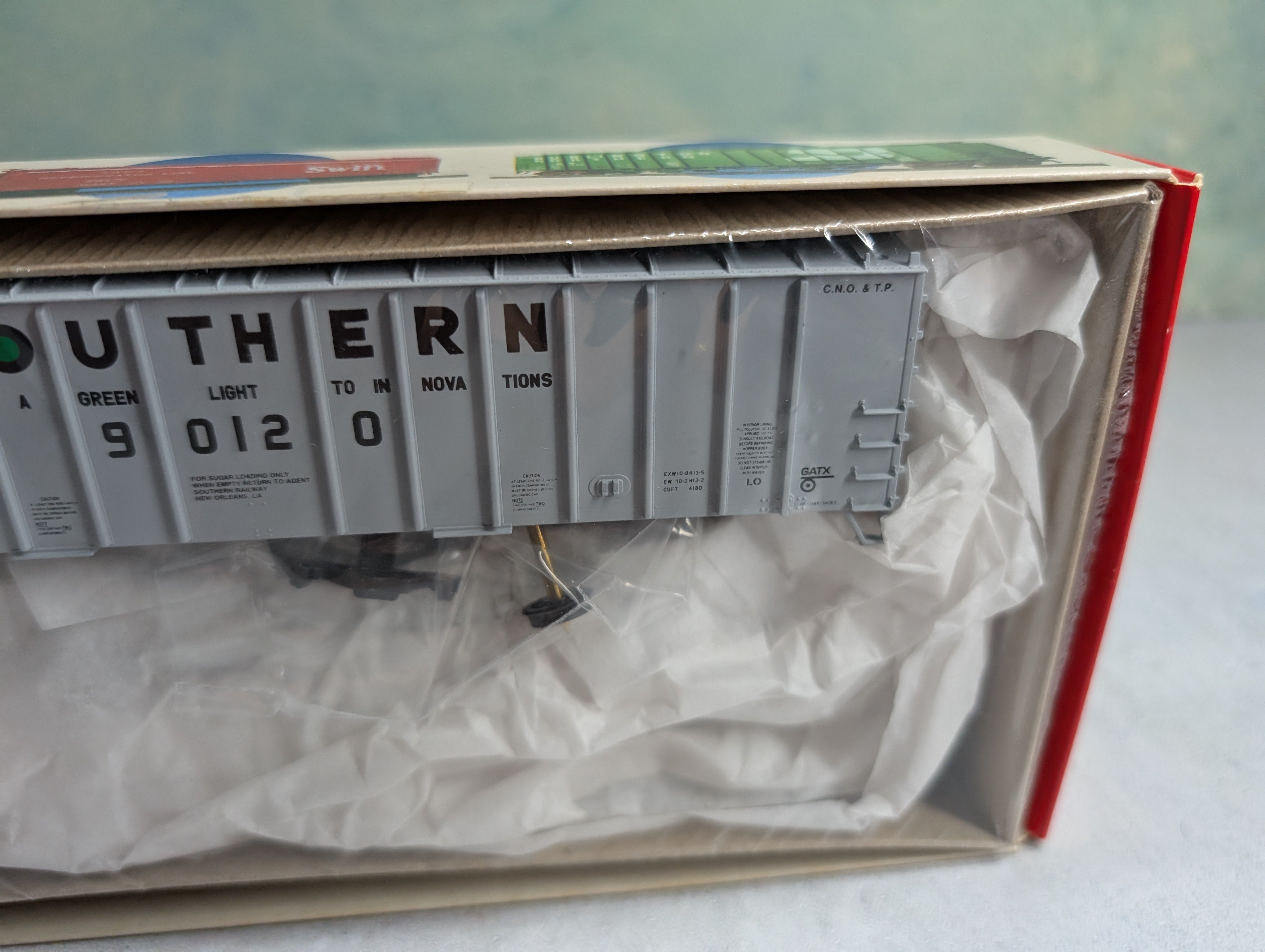 Walthers HO Scale Airslide Hopper Southern #90120 KIT
