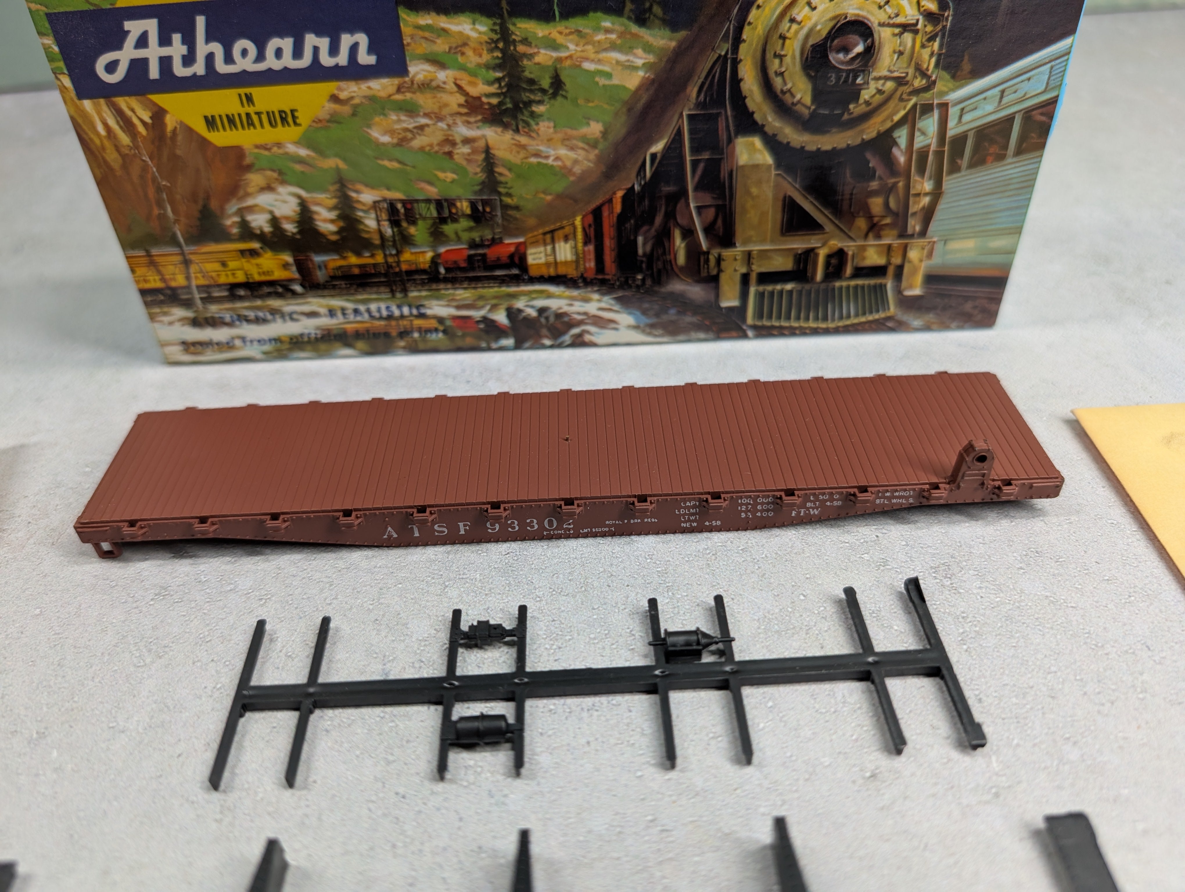 USED Athearn 1400 HO Scale 50' Flat Car Santa Fe ATSF #93302 KIT