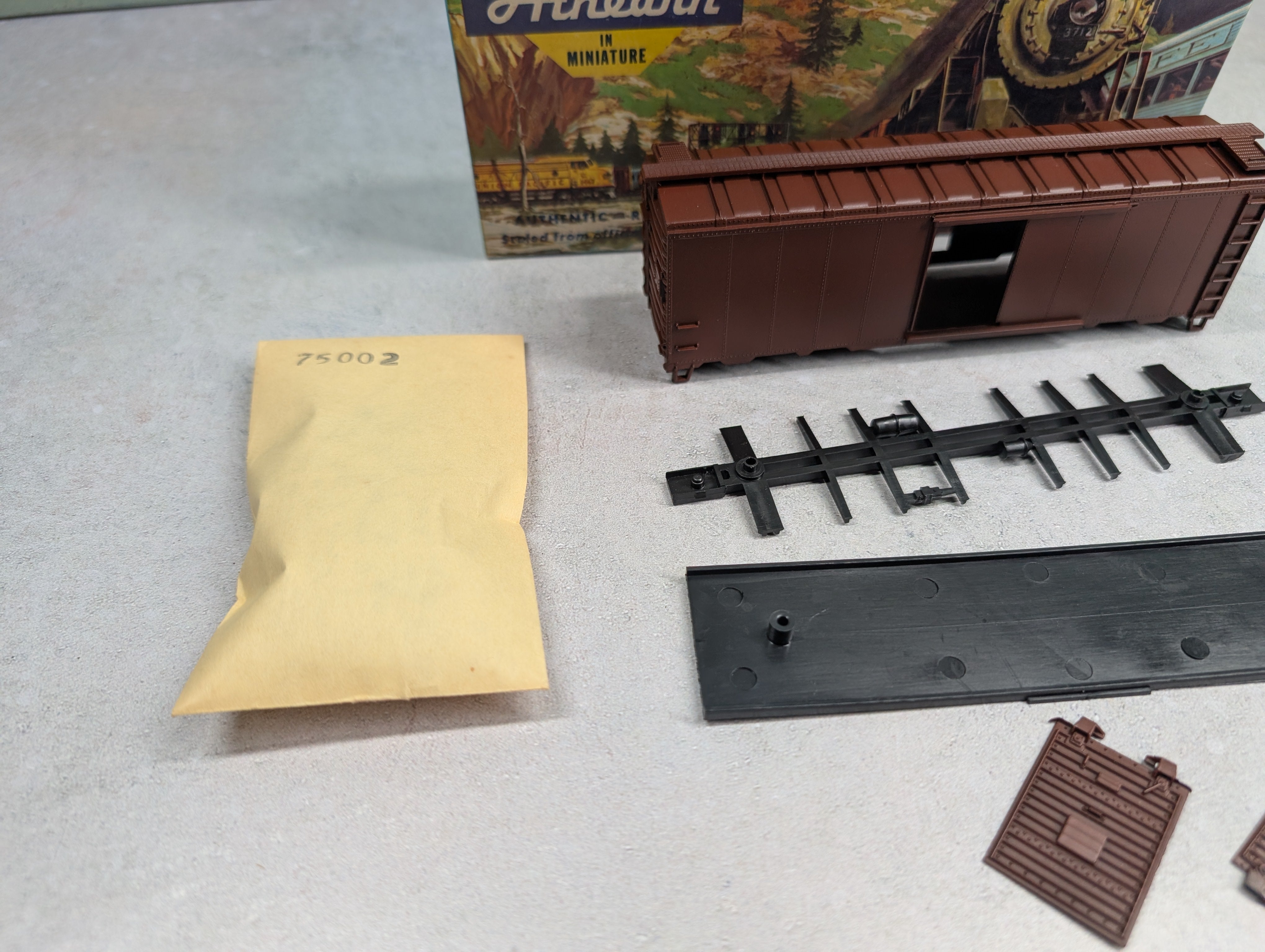 USED Athearn 1200 HO Scale 40' Box Car Undecorated KIT