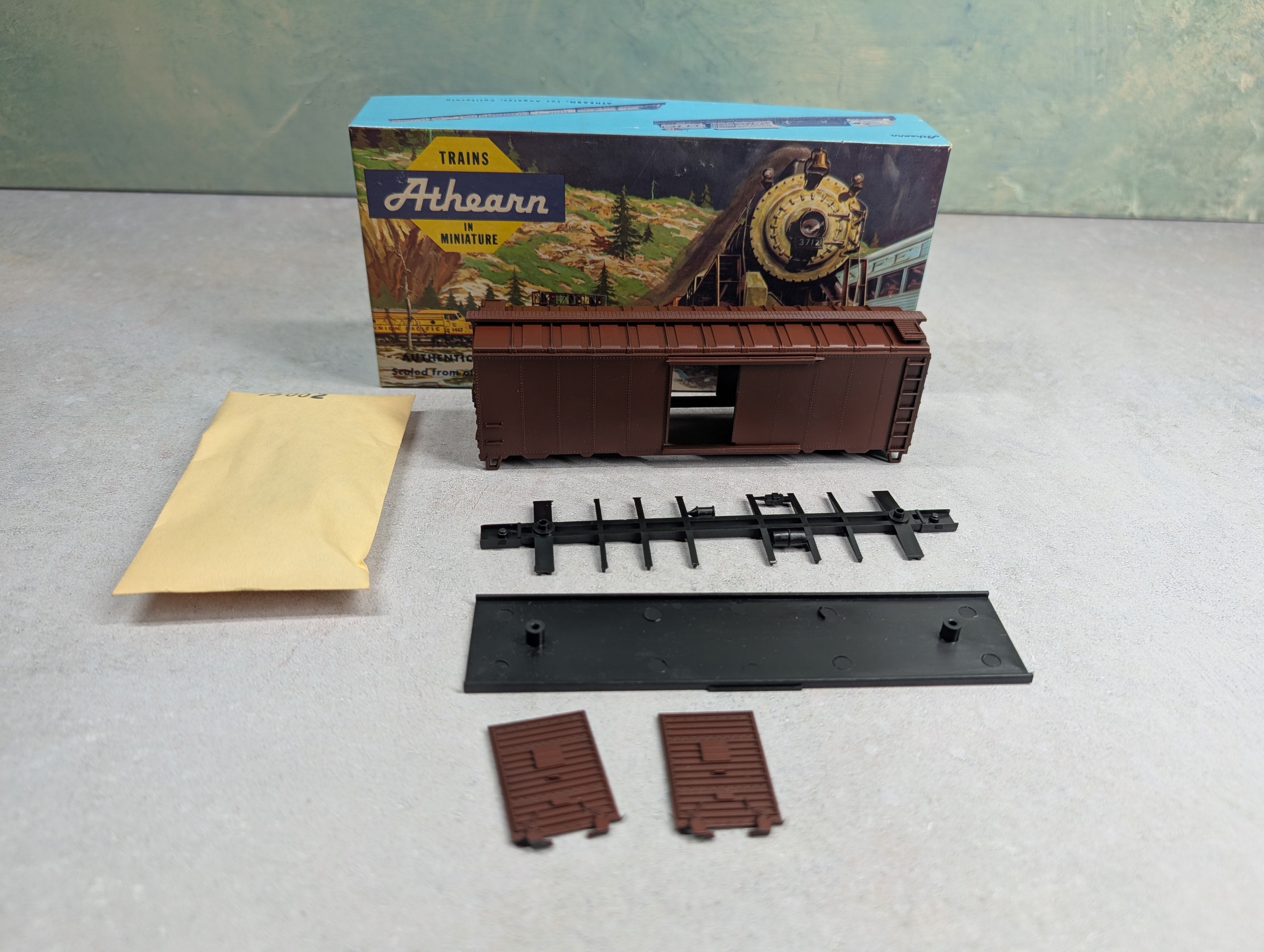 USED Athearn 1200 HO Scale 40' Box Car Undecorated KIT