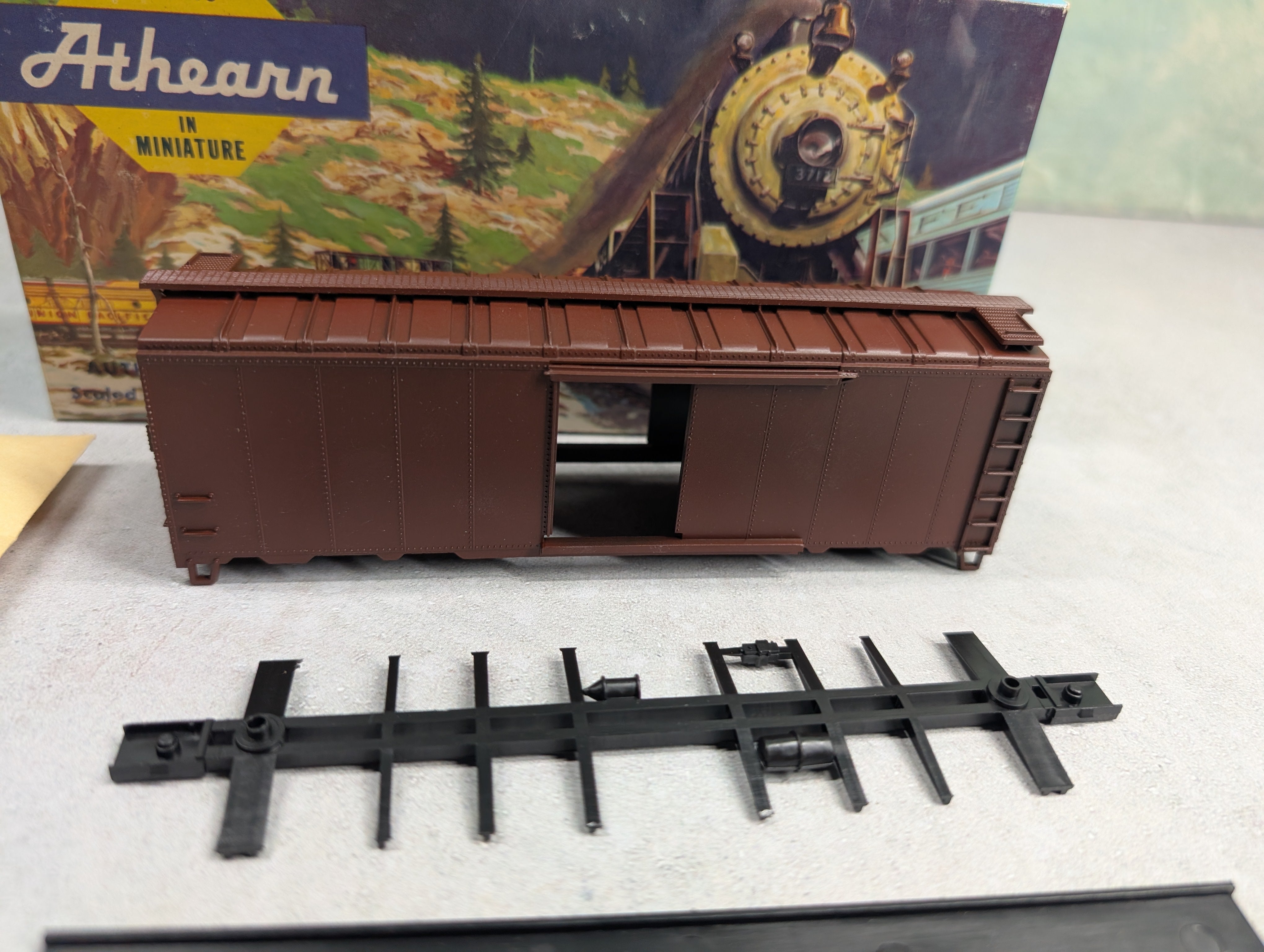 USED Athearn 1200 HO Scale 40' Box Car Undecorated KIT
