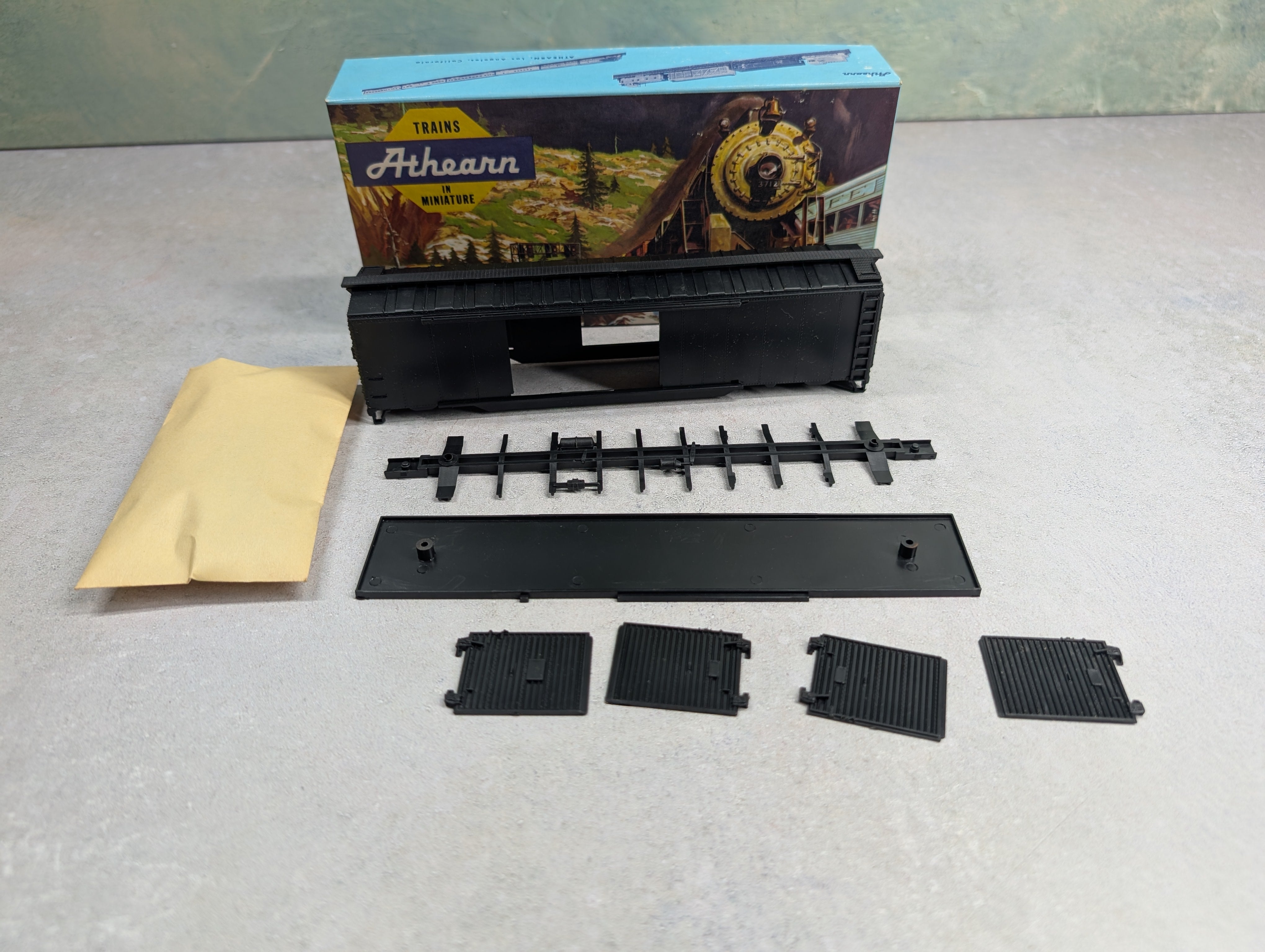 USED Athearn 1309 HO Scale 50' Box Car Undecorated KIT