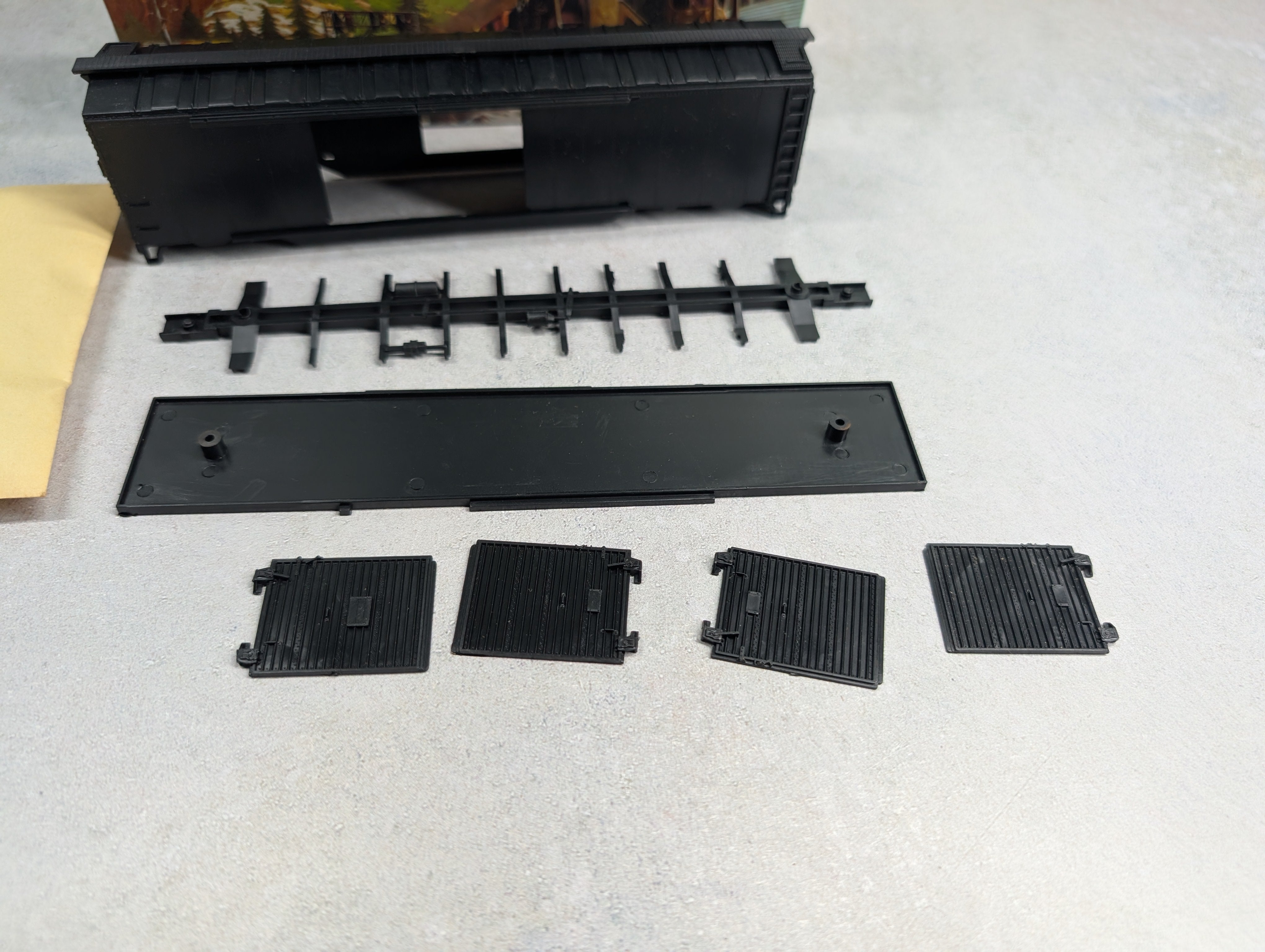 USED Athearn 1309 HO Scale 50' Box Car Undecorated KIT