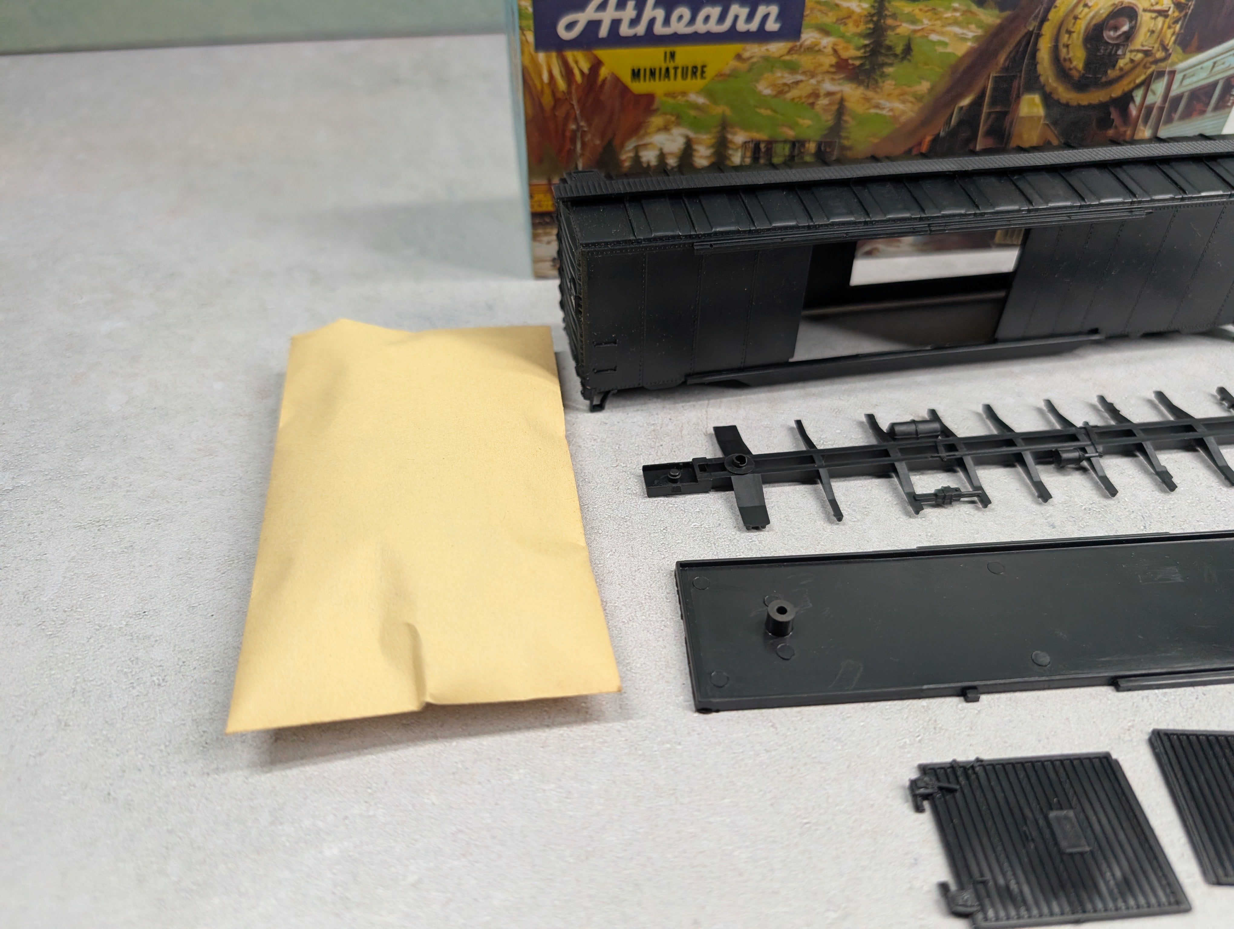 USED Athearn 1309 HO Scale 50' Box Car Undecorated KIT