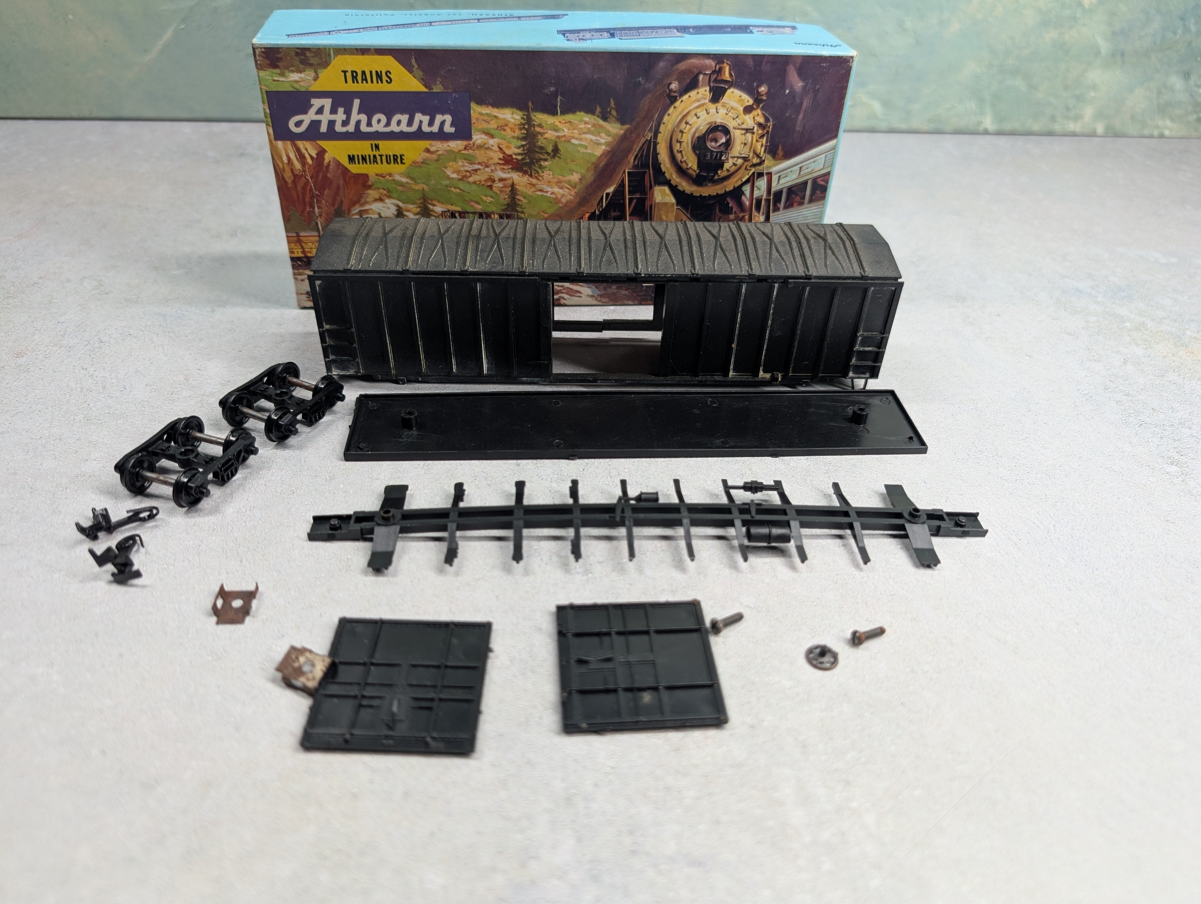 USED Athearn 5520 HO Scale 50' Sliding Door Box Car Undecorated KIT