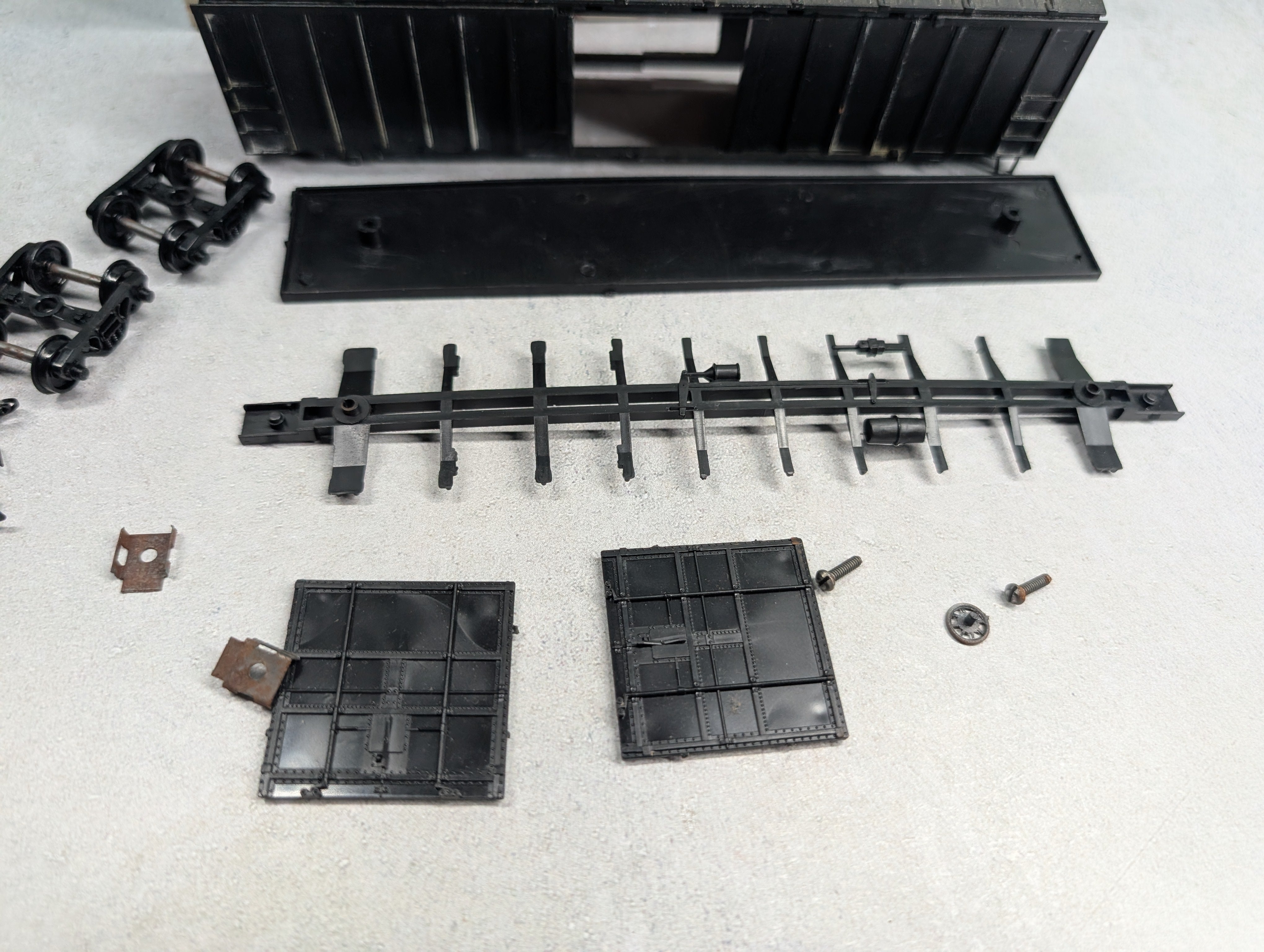 USED Athearn 5520 HO Scale 50' Sliding Door Box Car Undecorated KIT