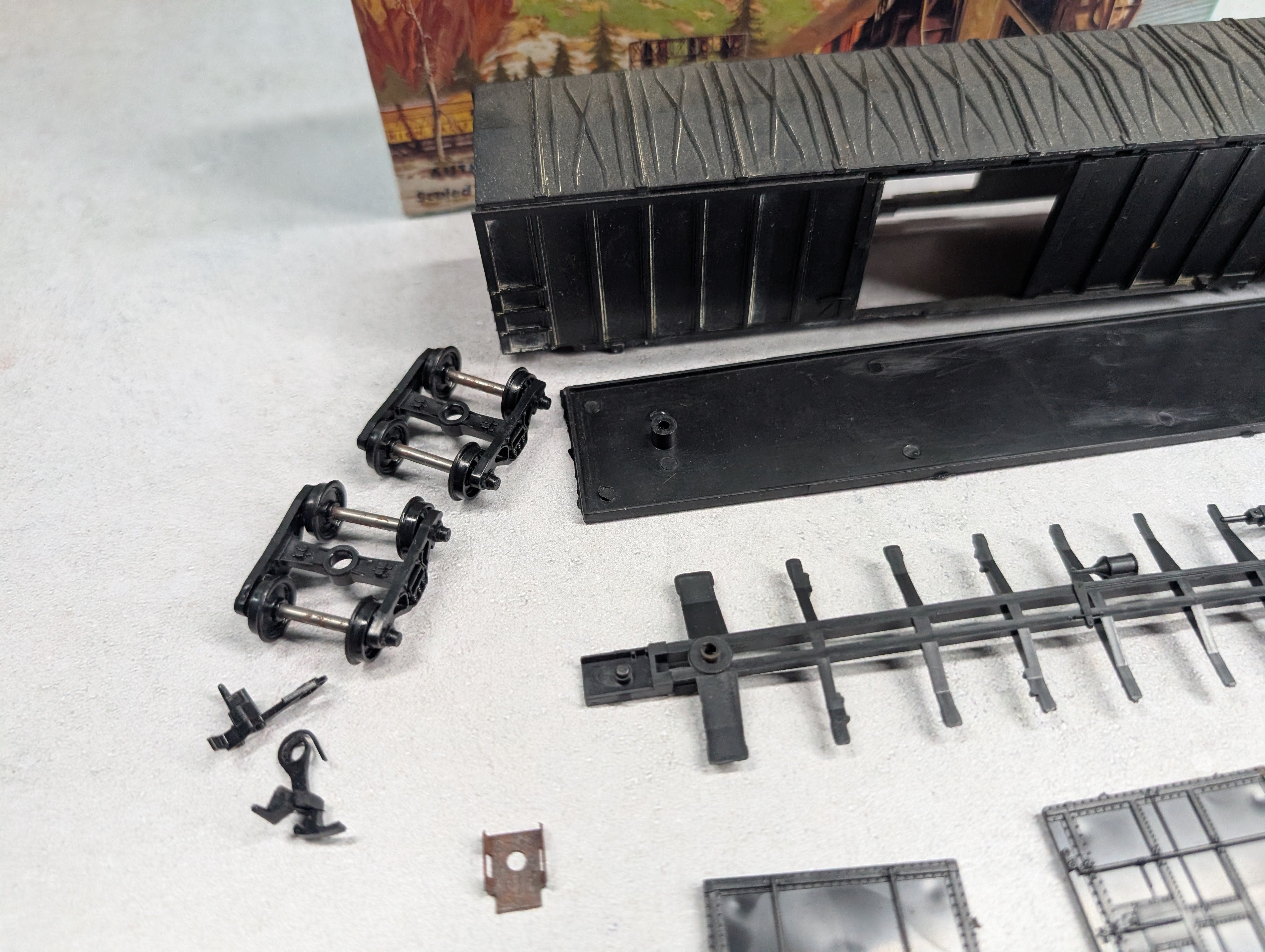 USED Athearn 5520 HO Scale 50' Sliding Door Box Car Undecorated KIT