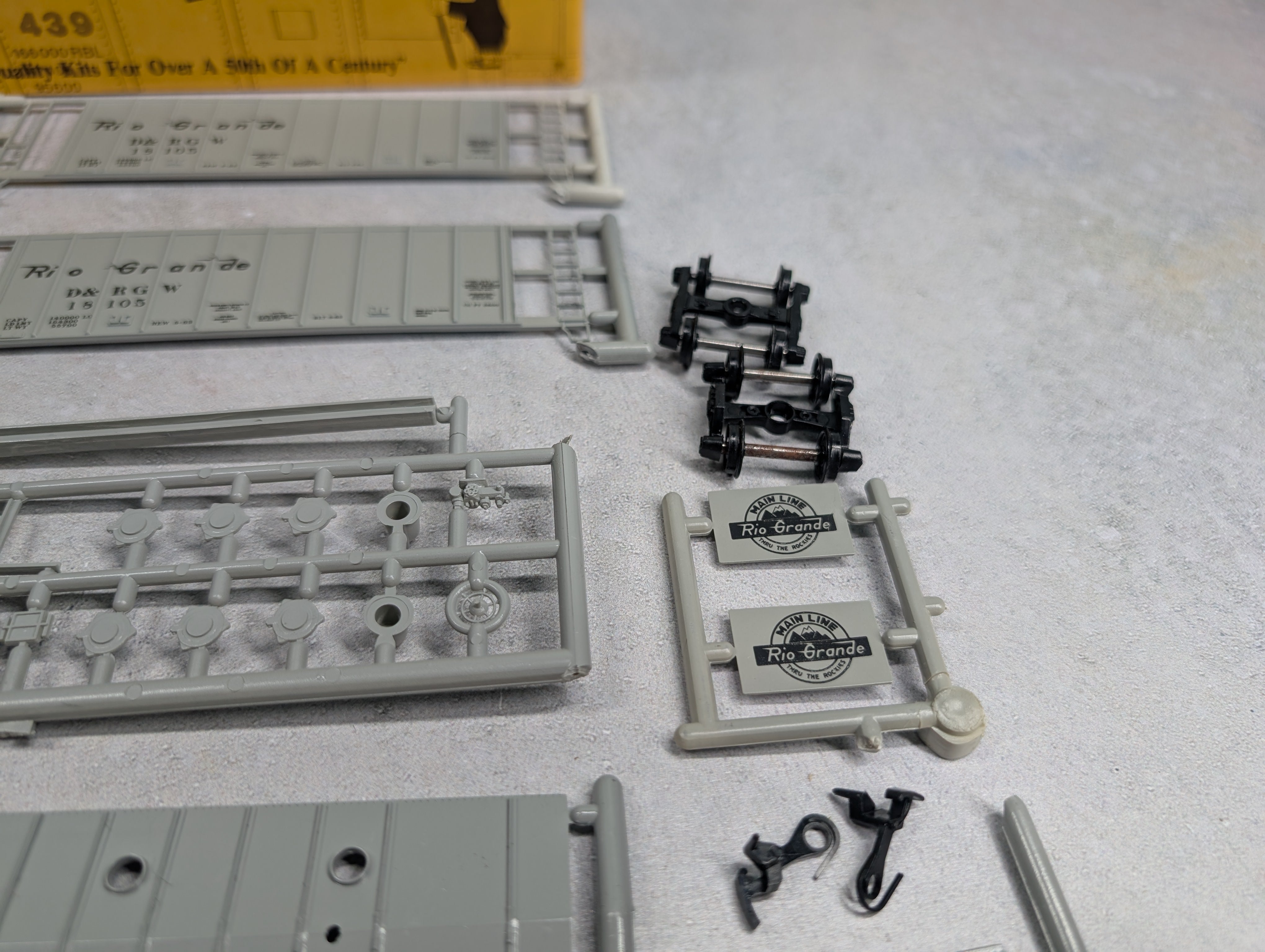 USED E&B Valley 18-4208 HO Scale Covered Hopper Denver & Rio Grande KIT