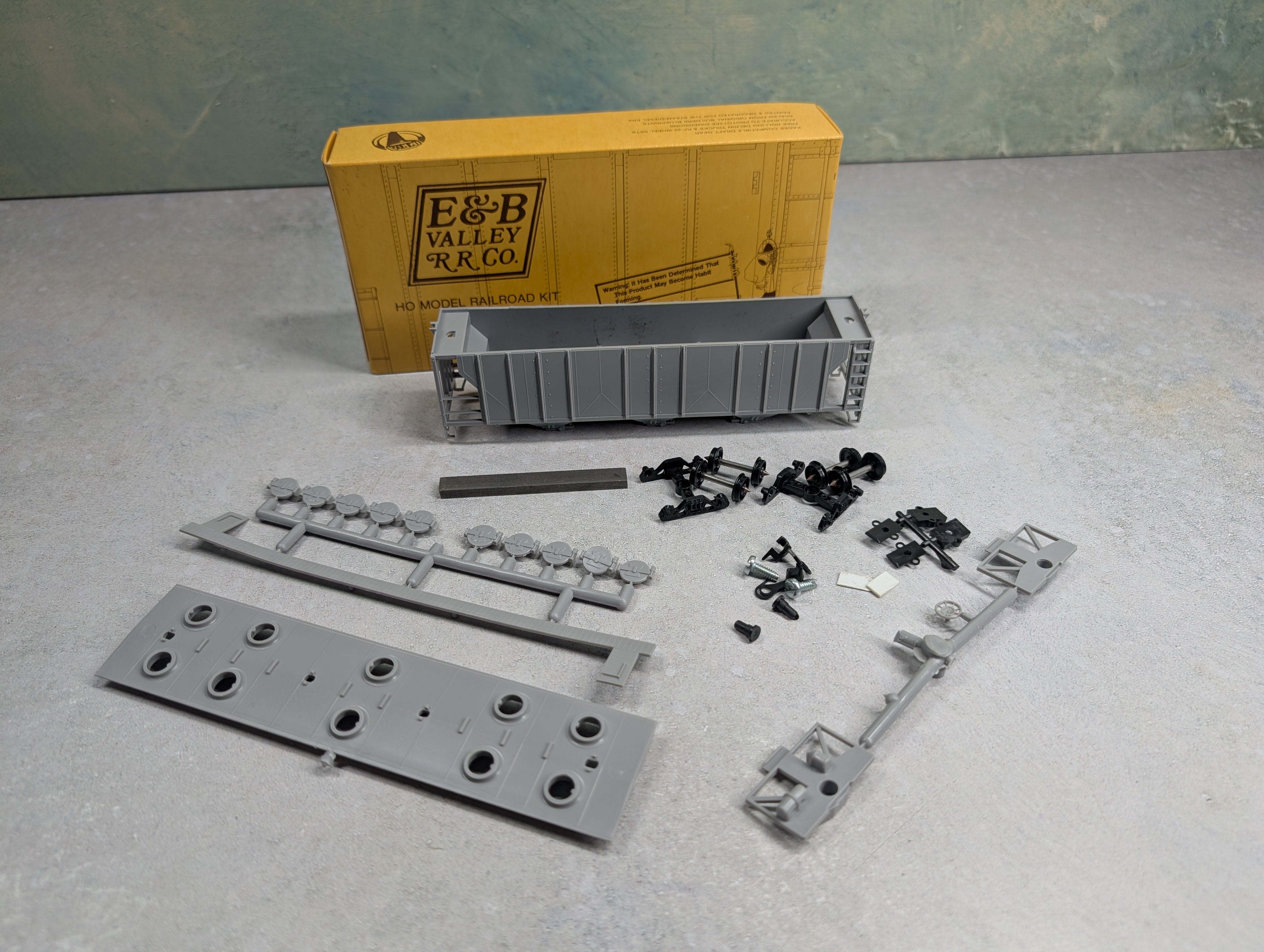 USED E&B Valley 6800 HO Scale Covered Hopper Undecorated KIT