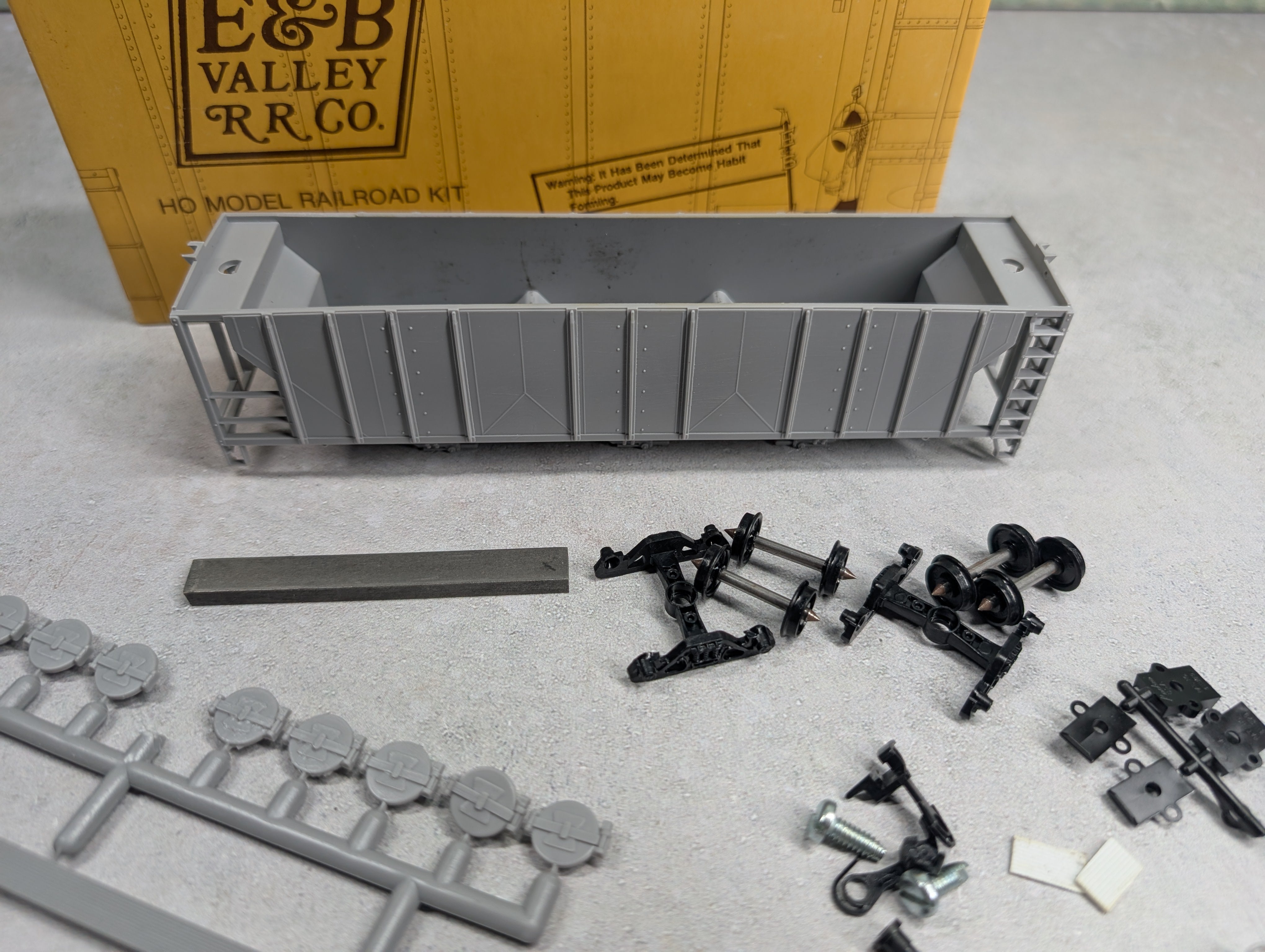 USED E&B Valley 6800 HO Scale Covered Hopper Undecorated KIT