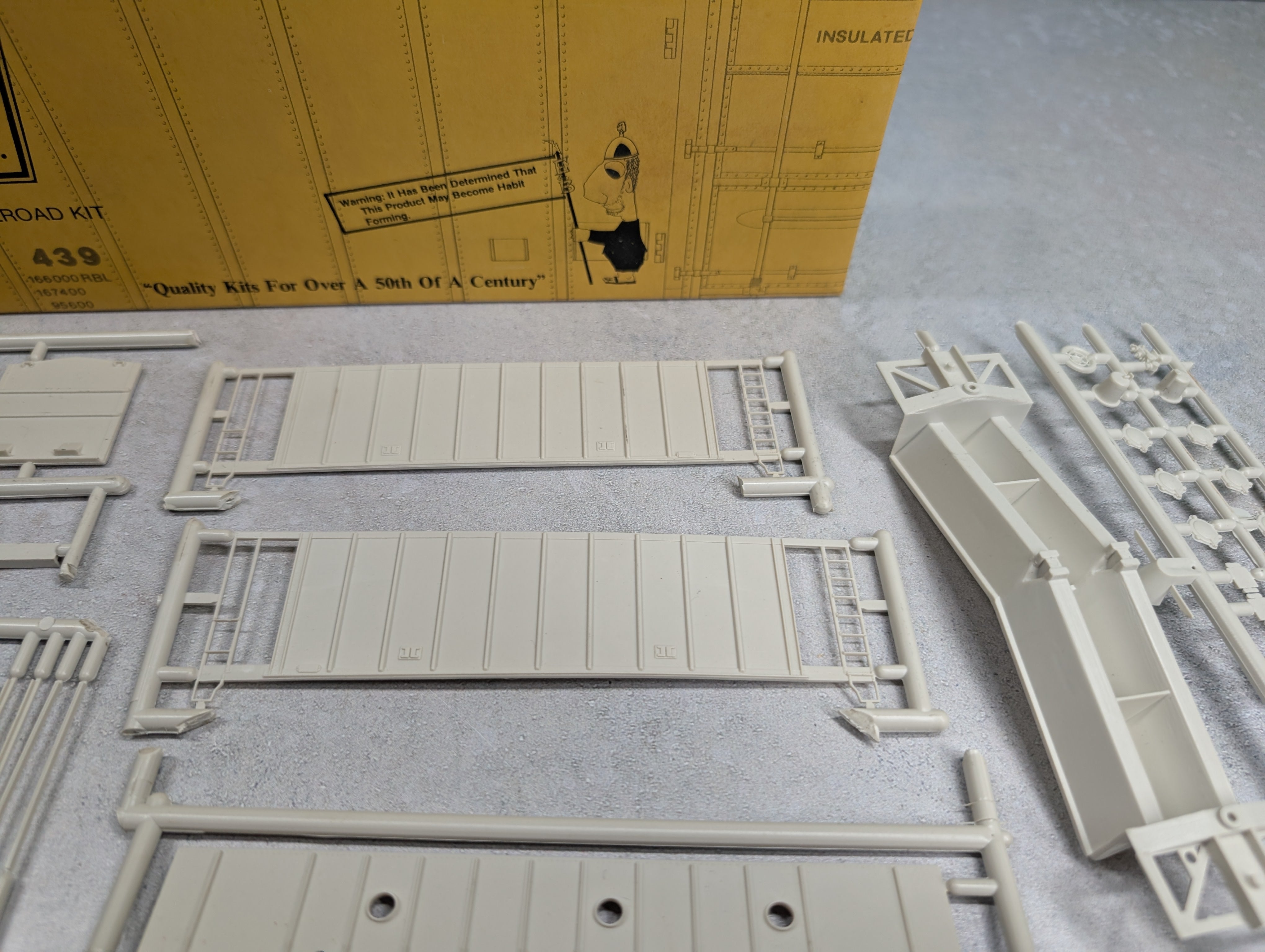 USED E&B Valley 4200 HO Scale Covered Hopper Undecorated KIT