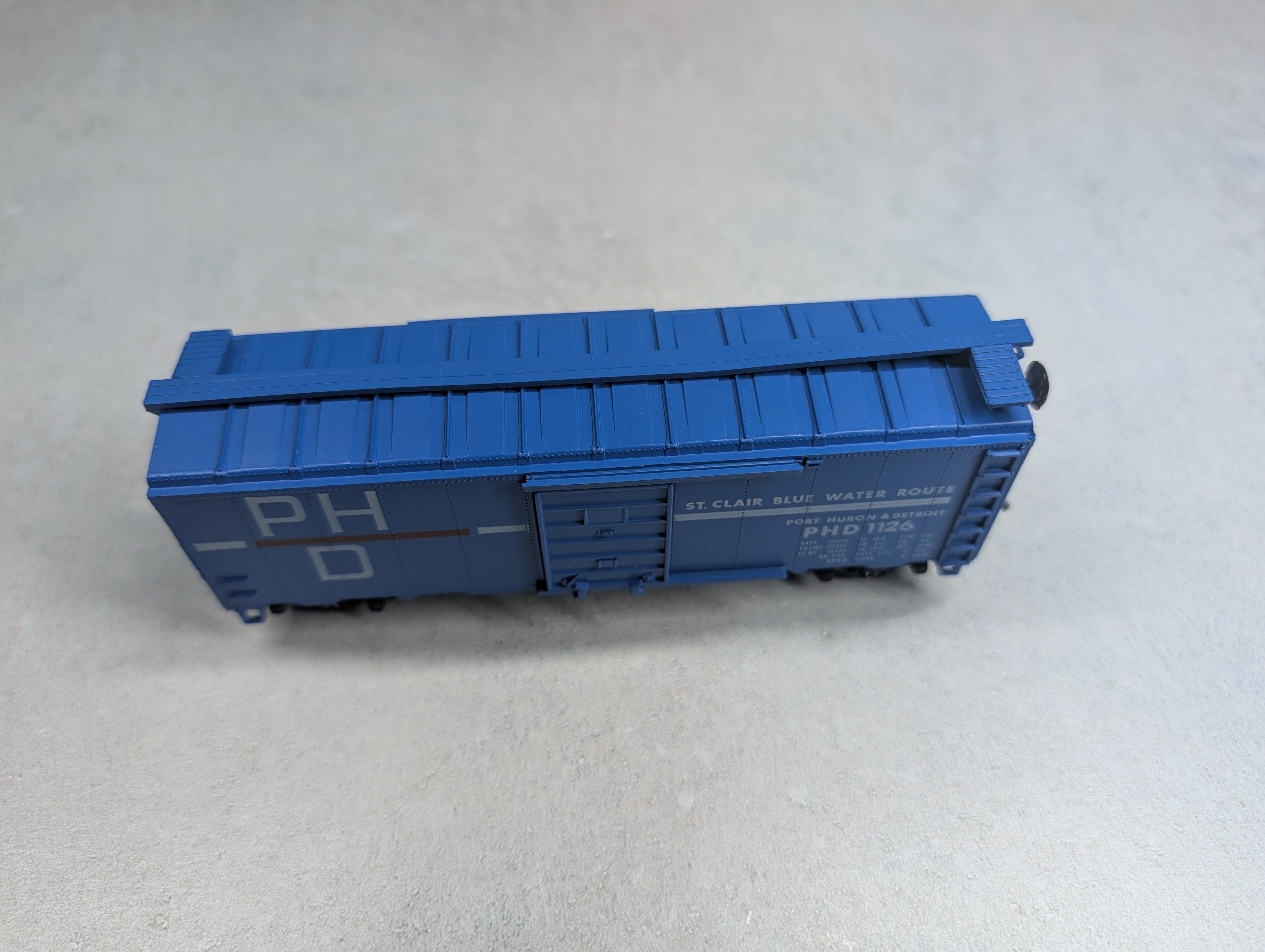 USED Roundhouse HO Scale 40' Box Car Port Huron & Detroit PHD #1126