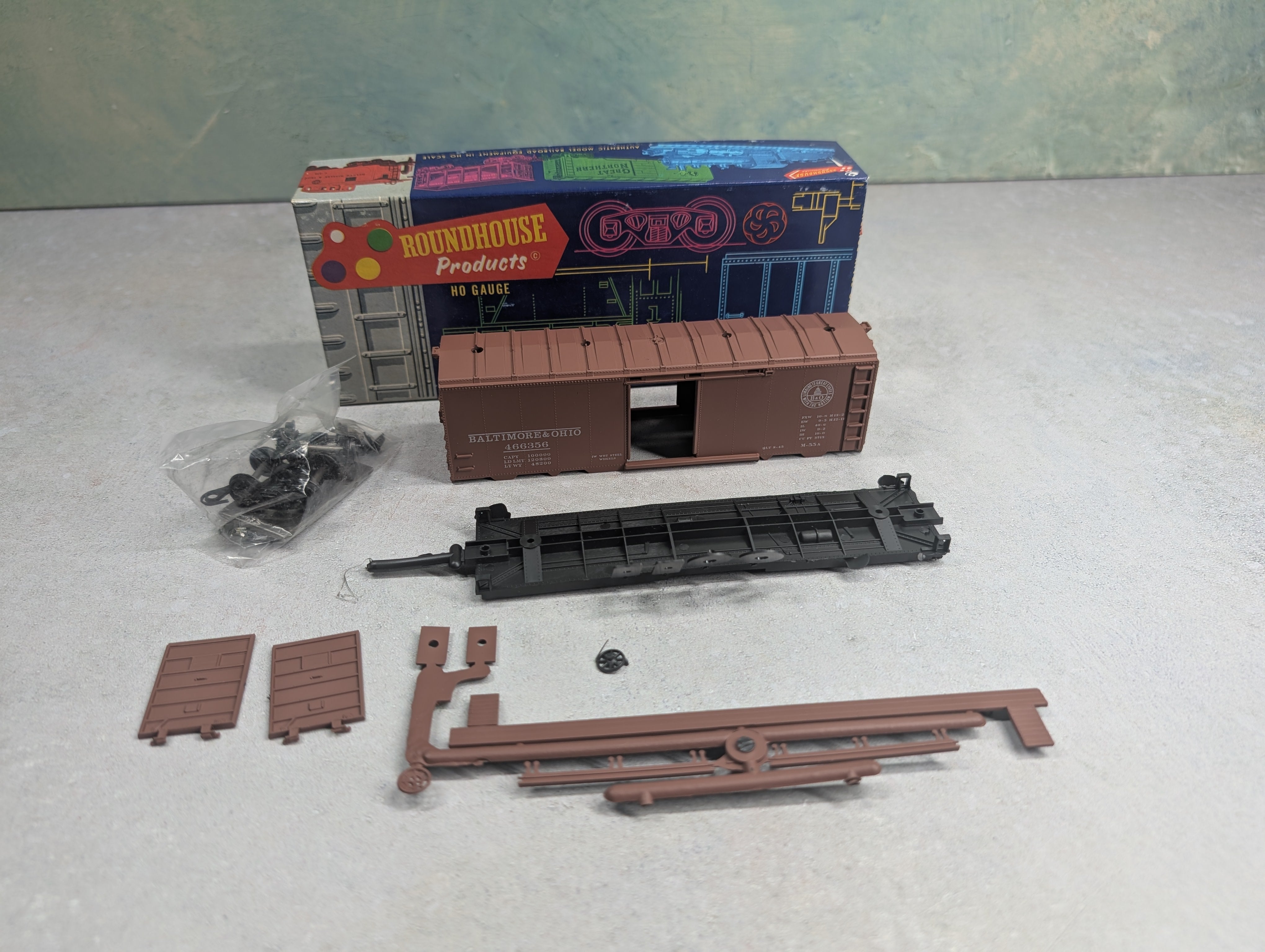 USED Roundhouse HO Scale 40' Box Car Baltimore and Ohio #466356 KIT
