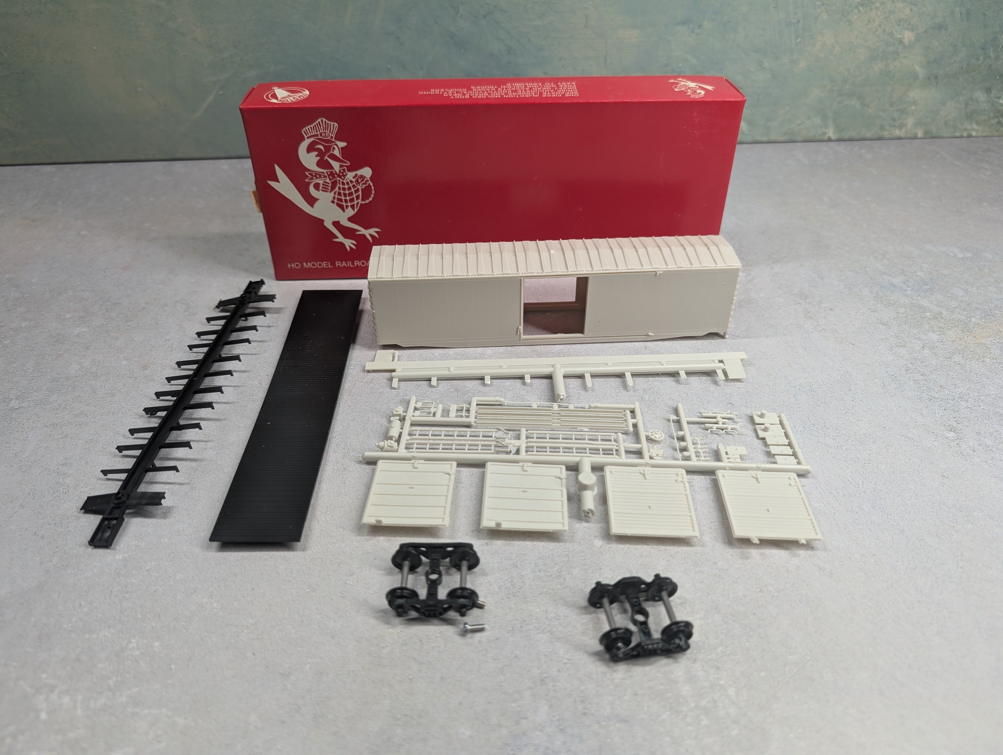 USED Robin's Rails HO Scale PS-1 50' SD Box Car Undecorated KIT