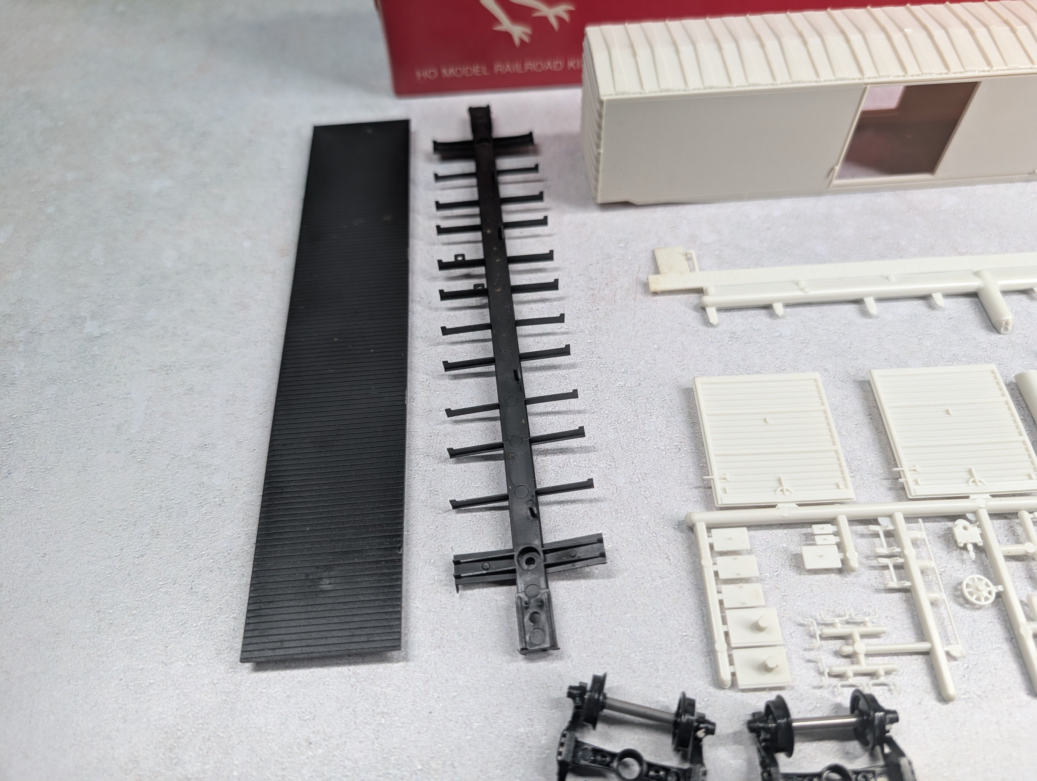 USED Robin's Rails HO Scale PS-1 50' SD Box Car Undecorated KIT