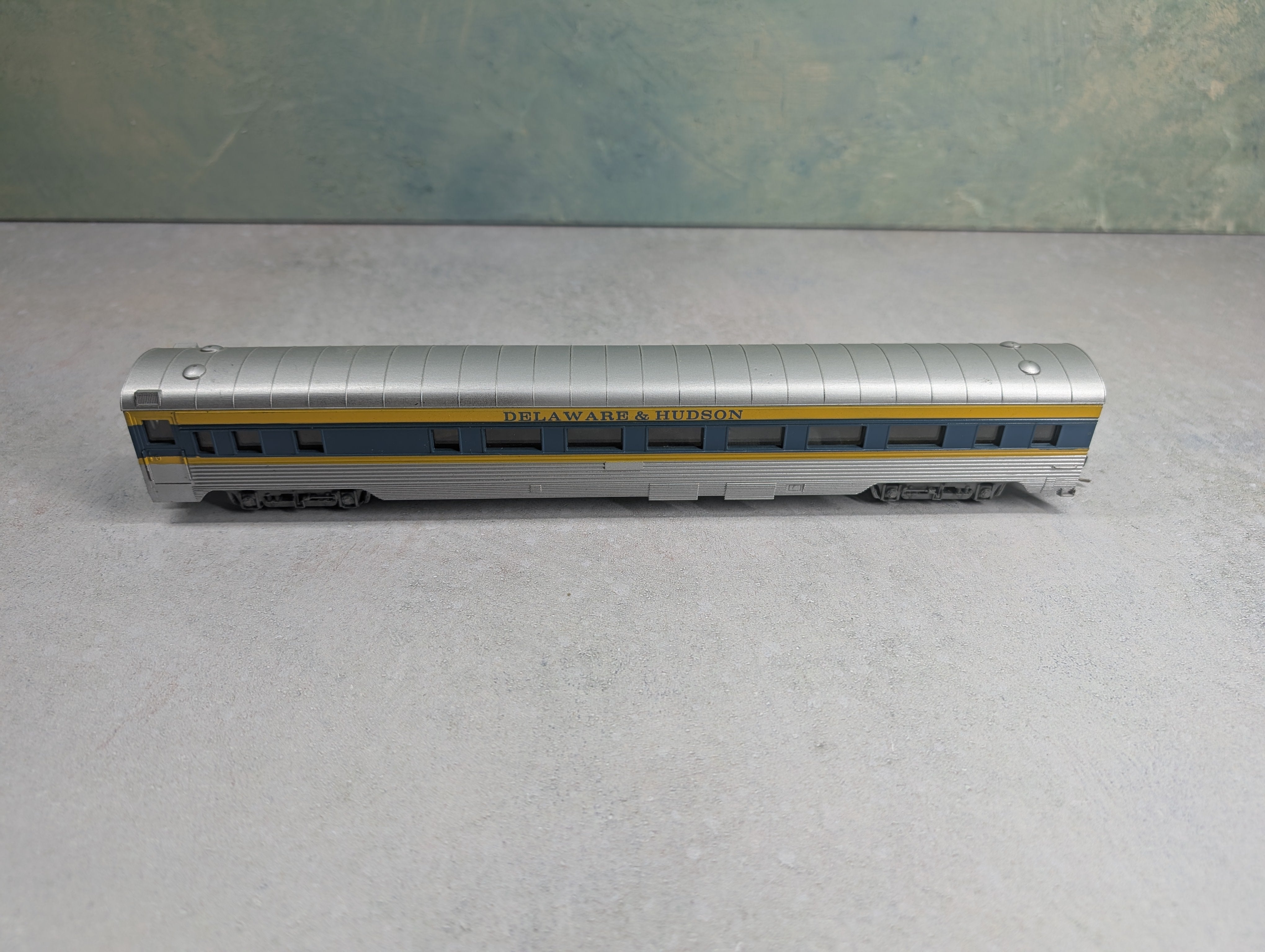 USED Con-Cor HO Scale Passenger Car Delaware and Hudson