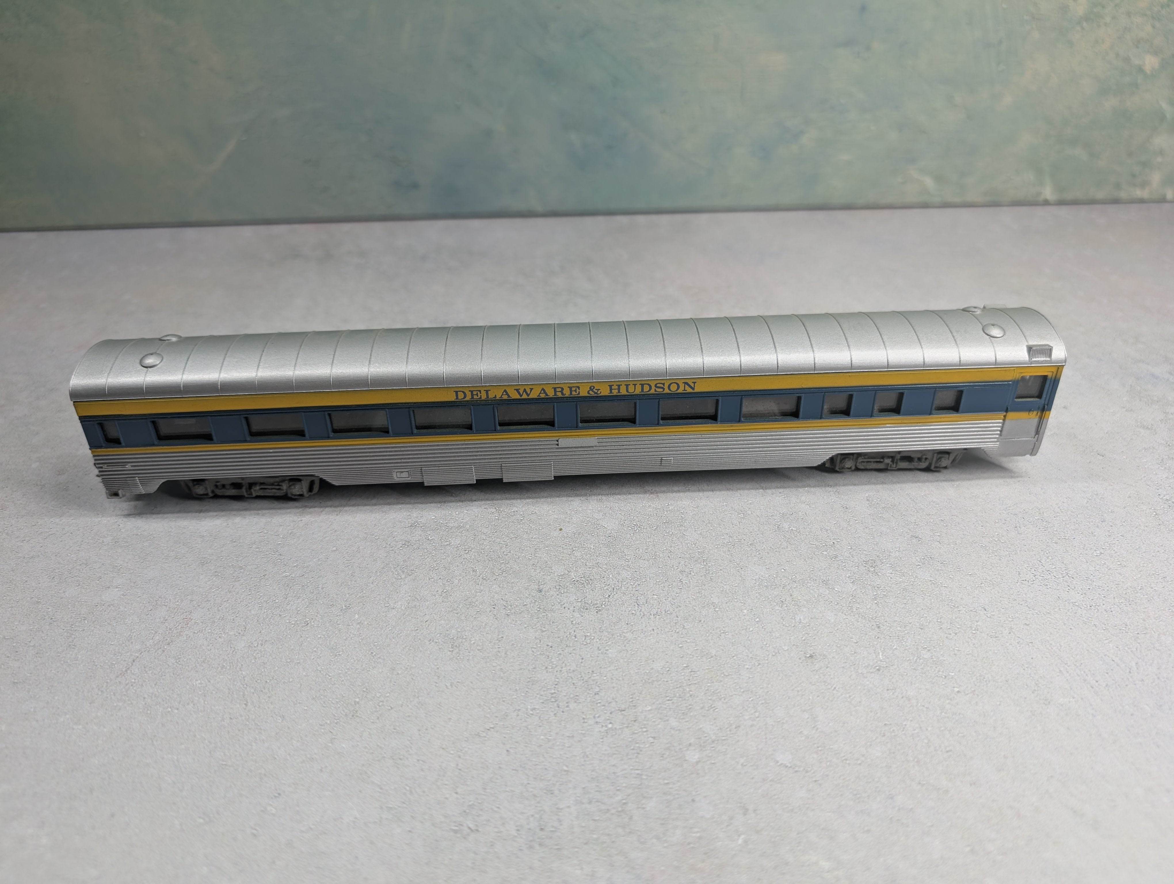 USED Con-Cor HO Scale Passenger Car Delaware and Hudson