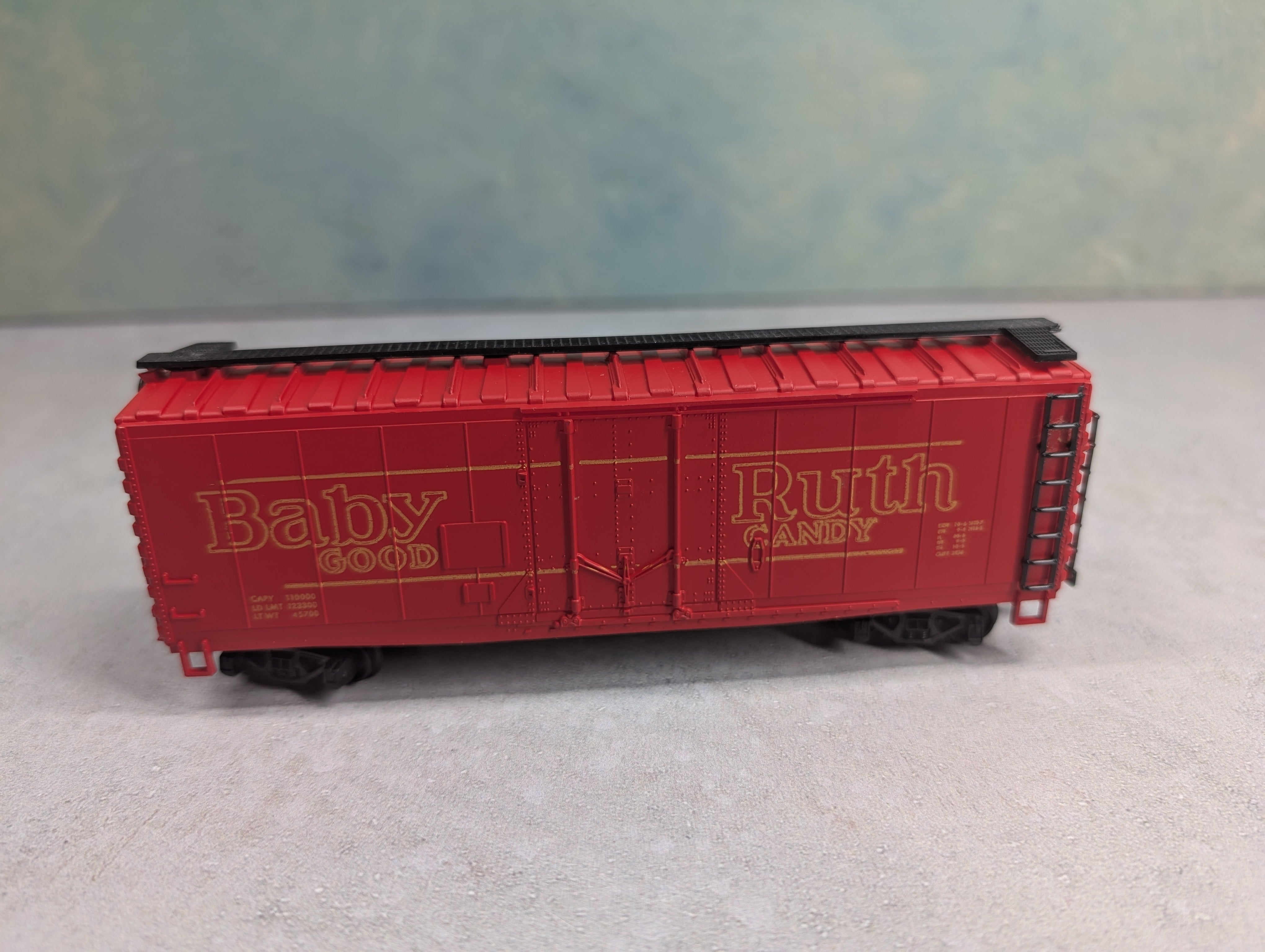 USED ROCO HO Scale 40' Box Car Baby Ruth