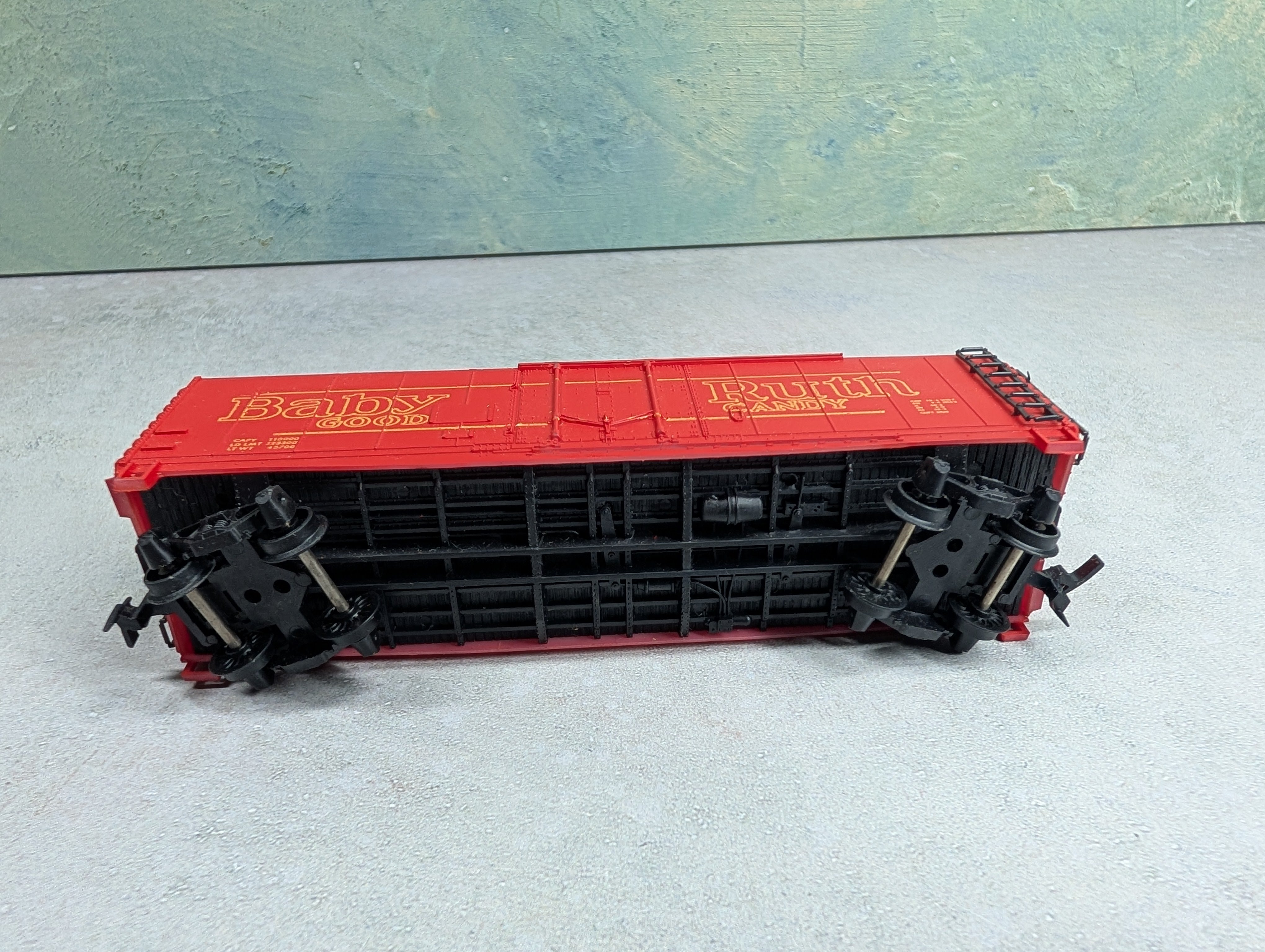 USED ROCO HO Scale 40' Box Car Baby Ruth