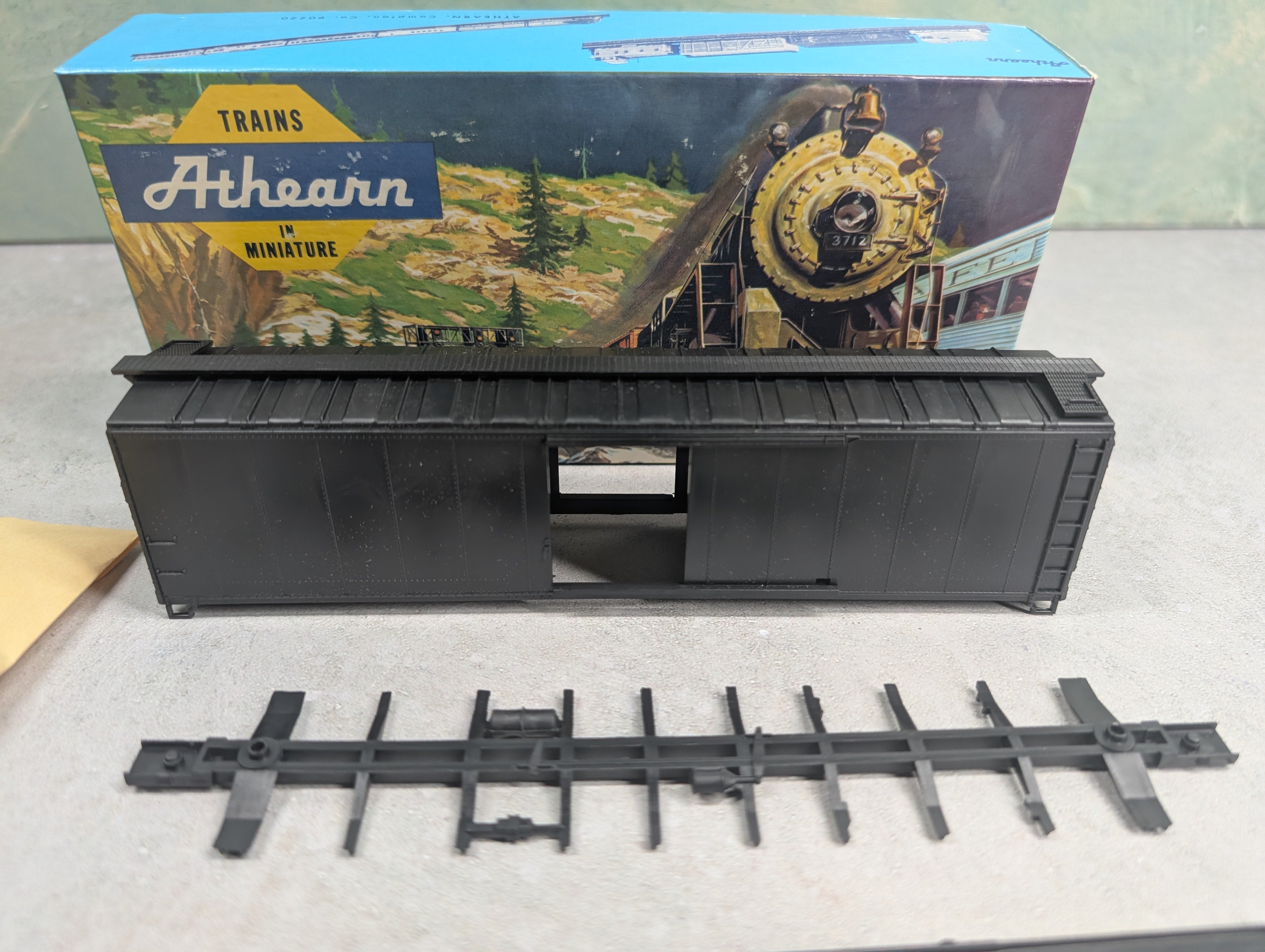 USED Athearn 5050 HO Scale 50' SD Box Car Undecorated Black KIT