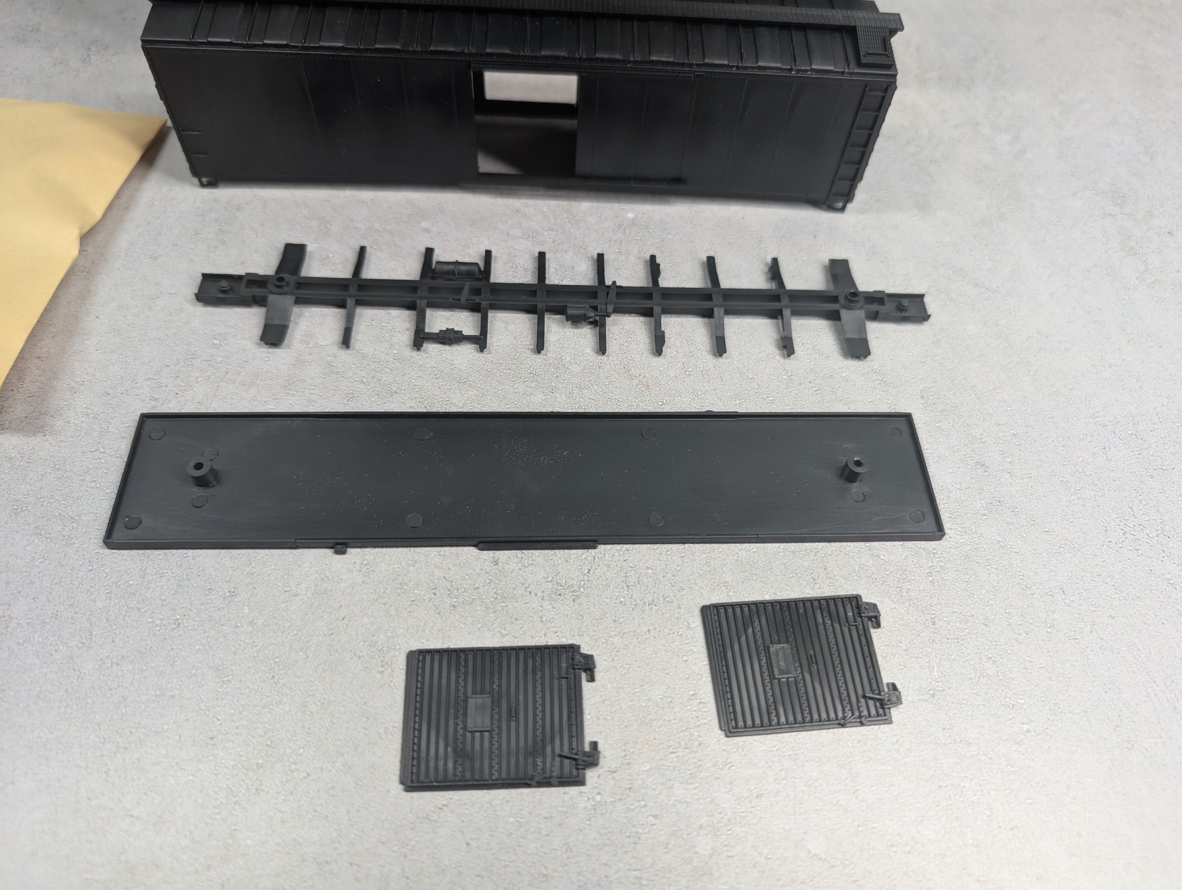 USED Athearn 5050 HO Scale 50' SD Box Car Undecorated Black KIT