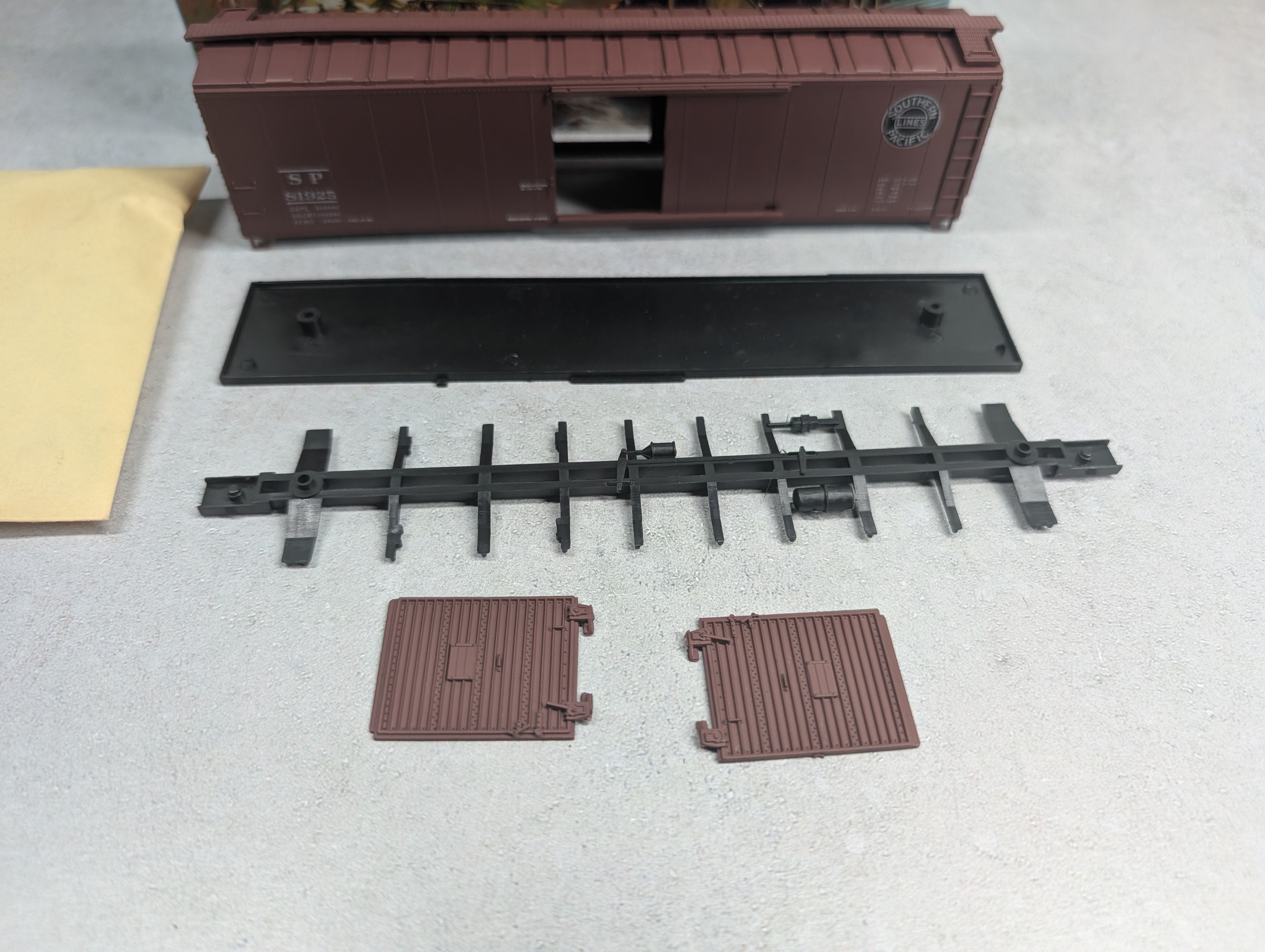 USED Athearn 5061 HO Scale 50' SD Box Car Southern Pacific SP #81925 KIT