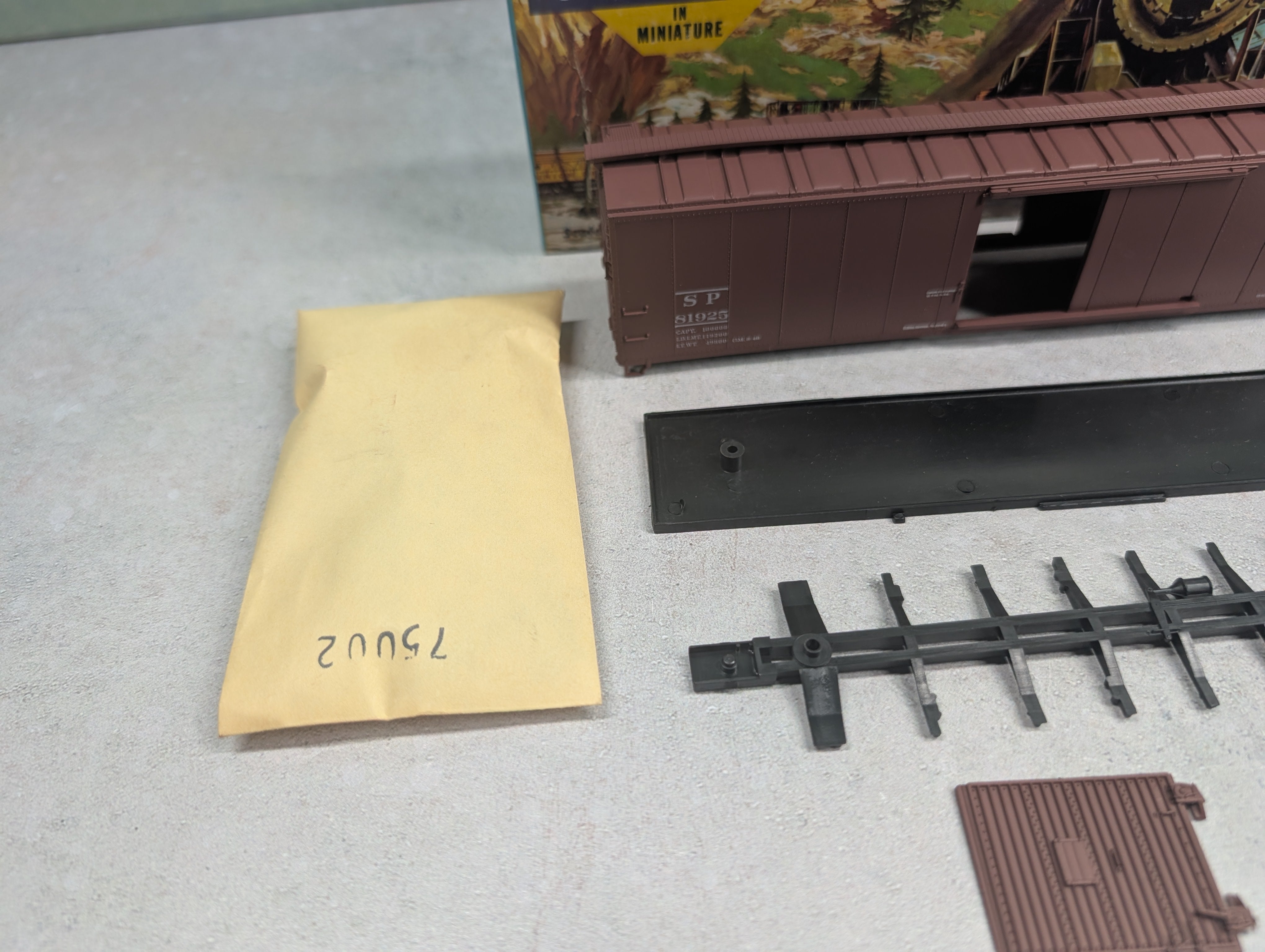 USED Athearn 5061 HO Scale 50' SD Box Car Southern Pacific SP #81925 KIT