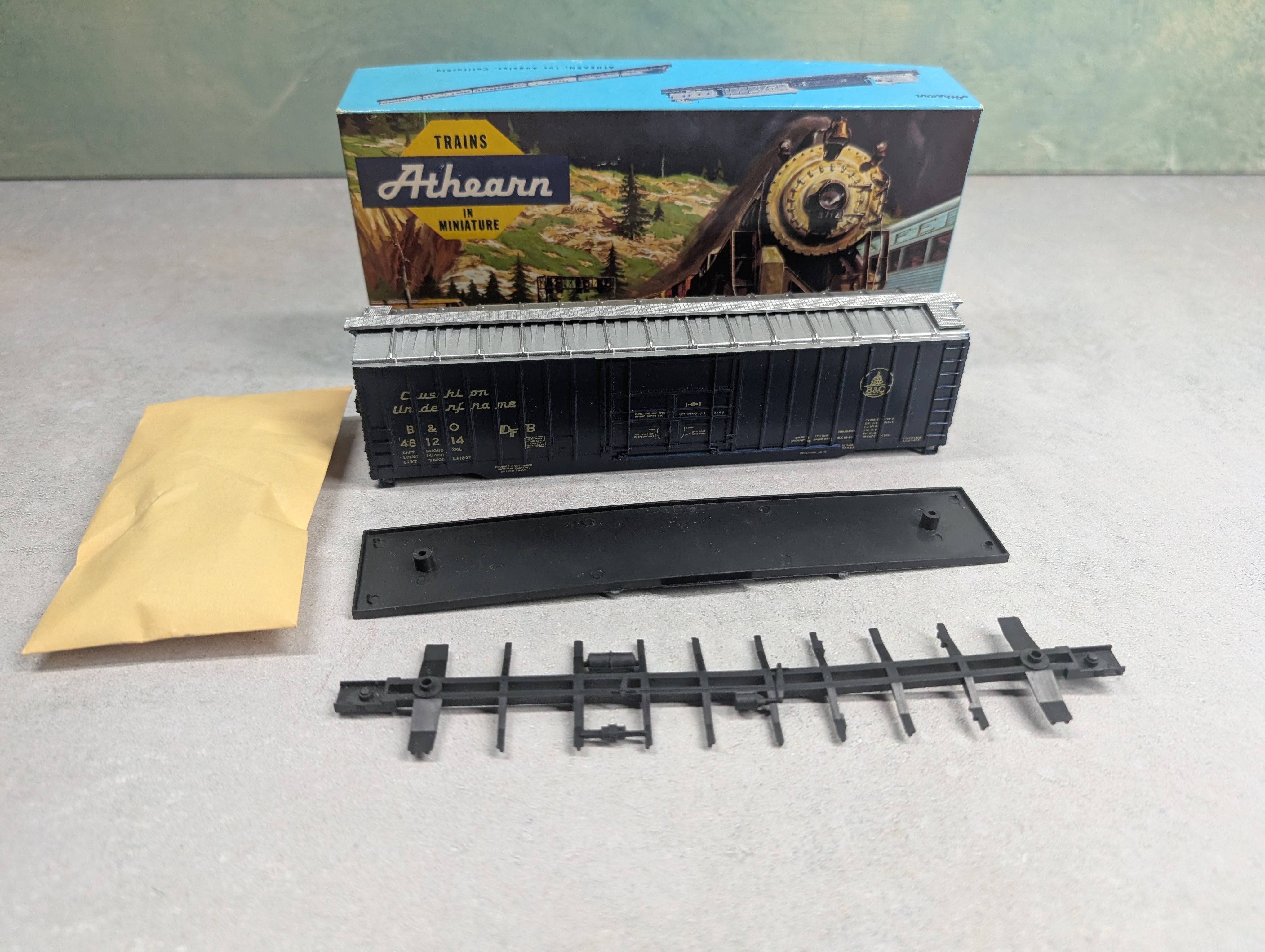 USED Athearn 1337 HO Scale 50' Outside Braced Box Car Baltimore and Ohio B&O #481214 KIT