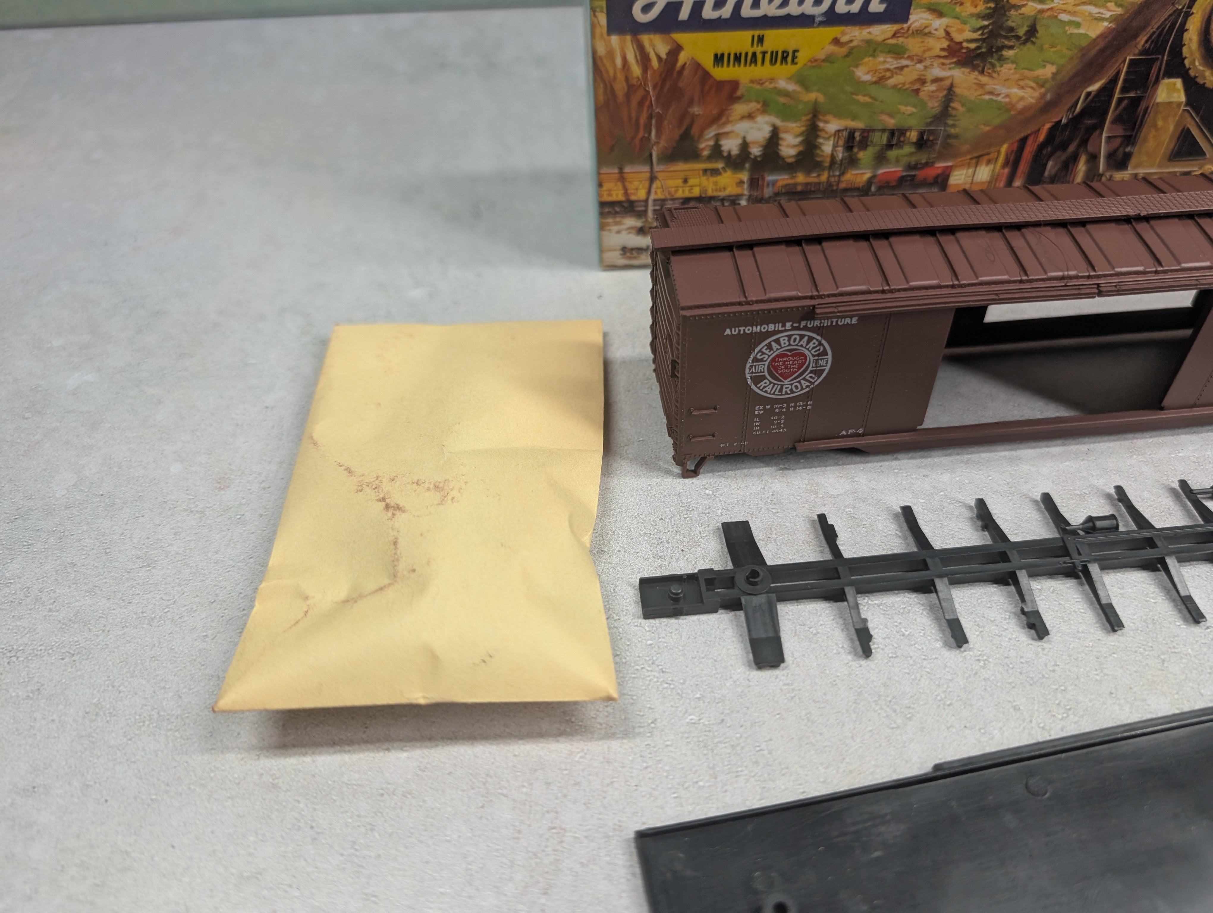 USED Athearn 5041 HO Scale 50' Auto Box Car Seaboard Air Line #22450 KIT
