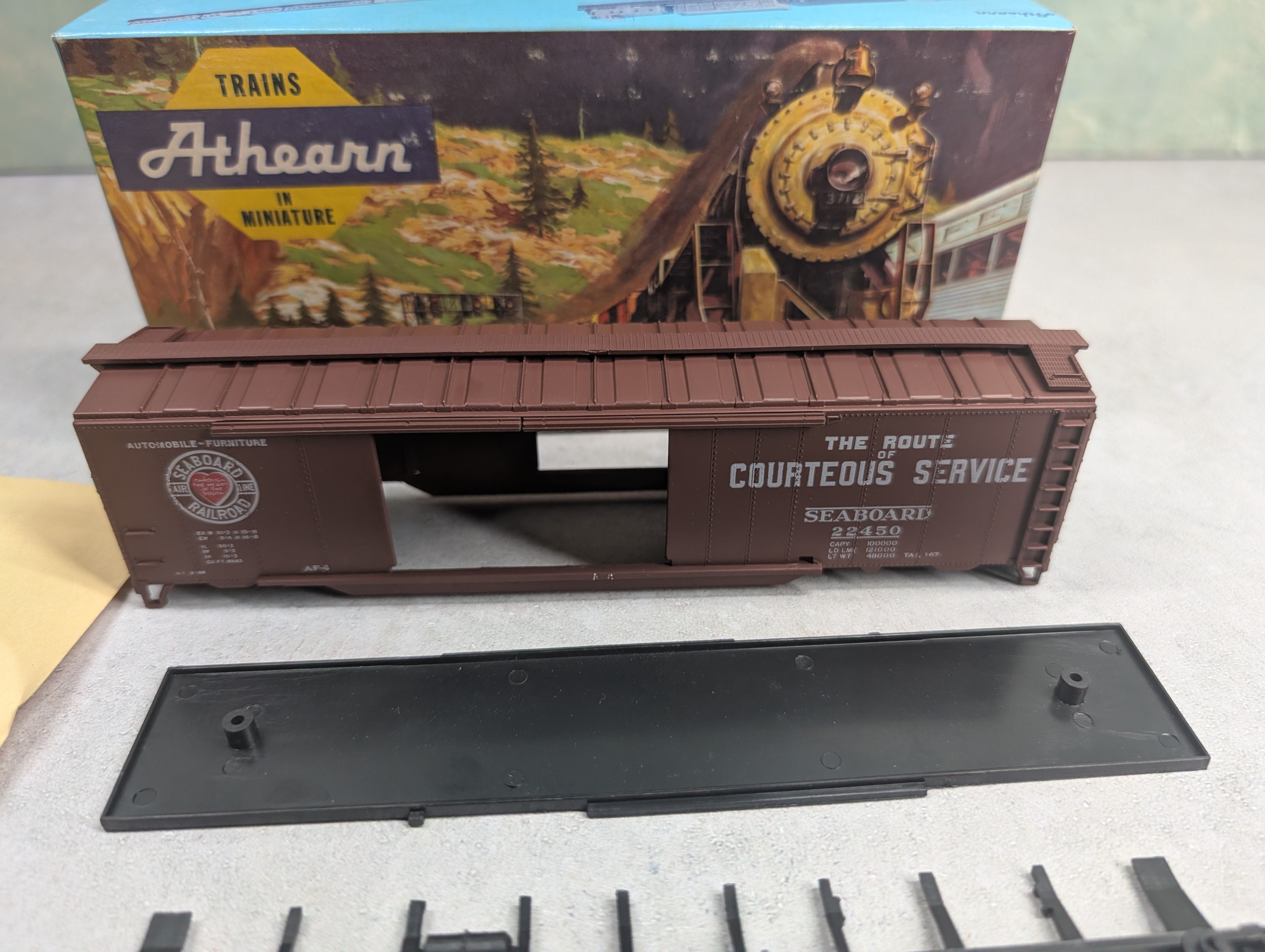 USED Athearn 5041 HO Scale 50' Auto Box Car Seaboard Air Line #22450 KIT