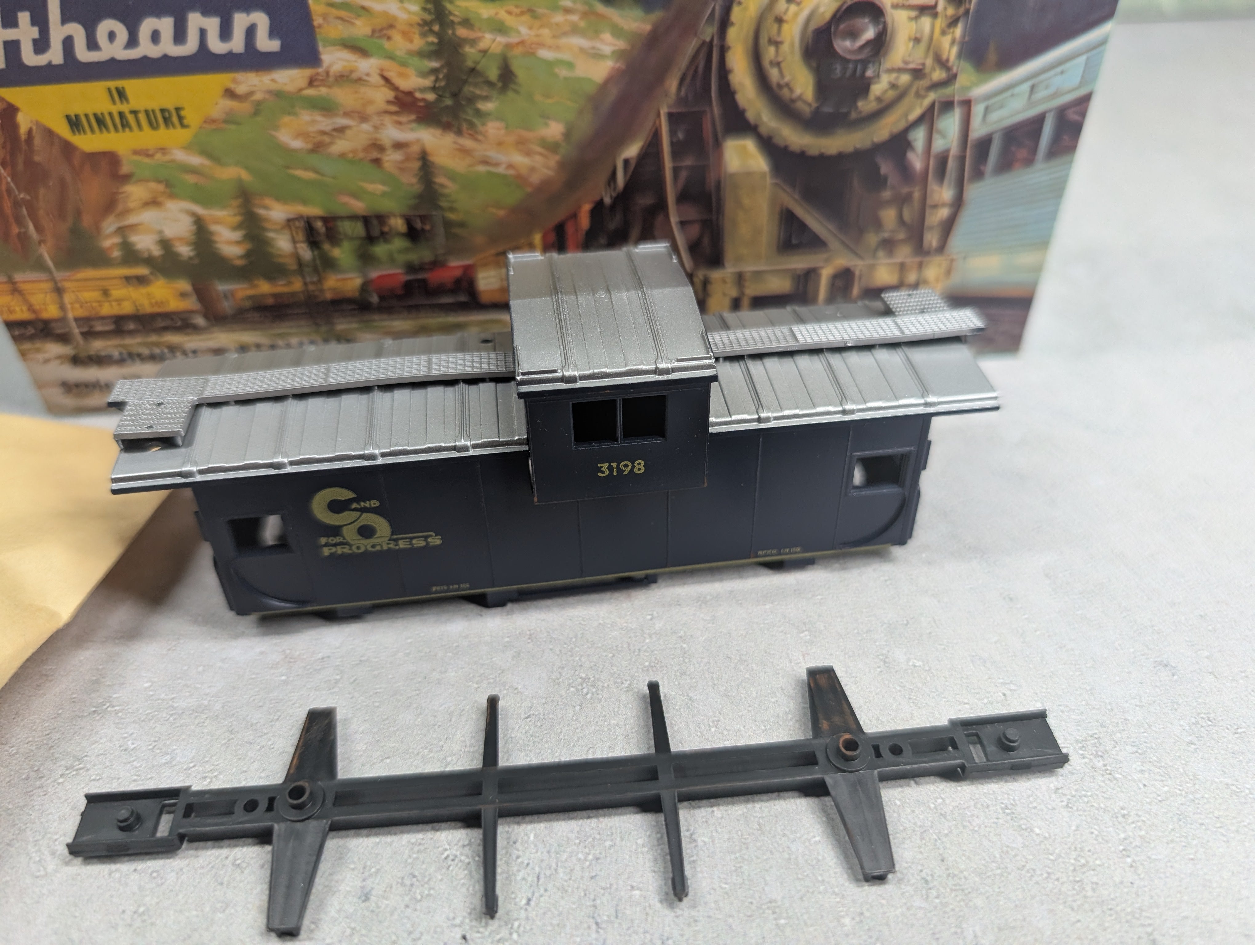 USED Athearn 5362 HO Scale Wide Vision Caboose Chesapeake and Ohio C&O #3198 KIT