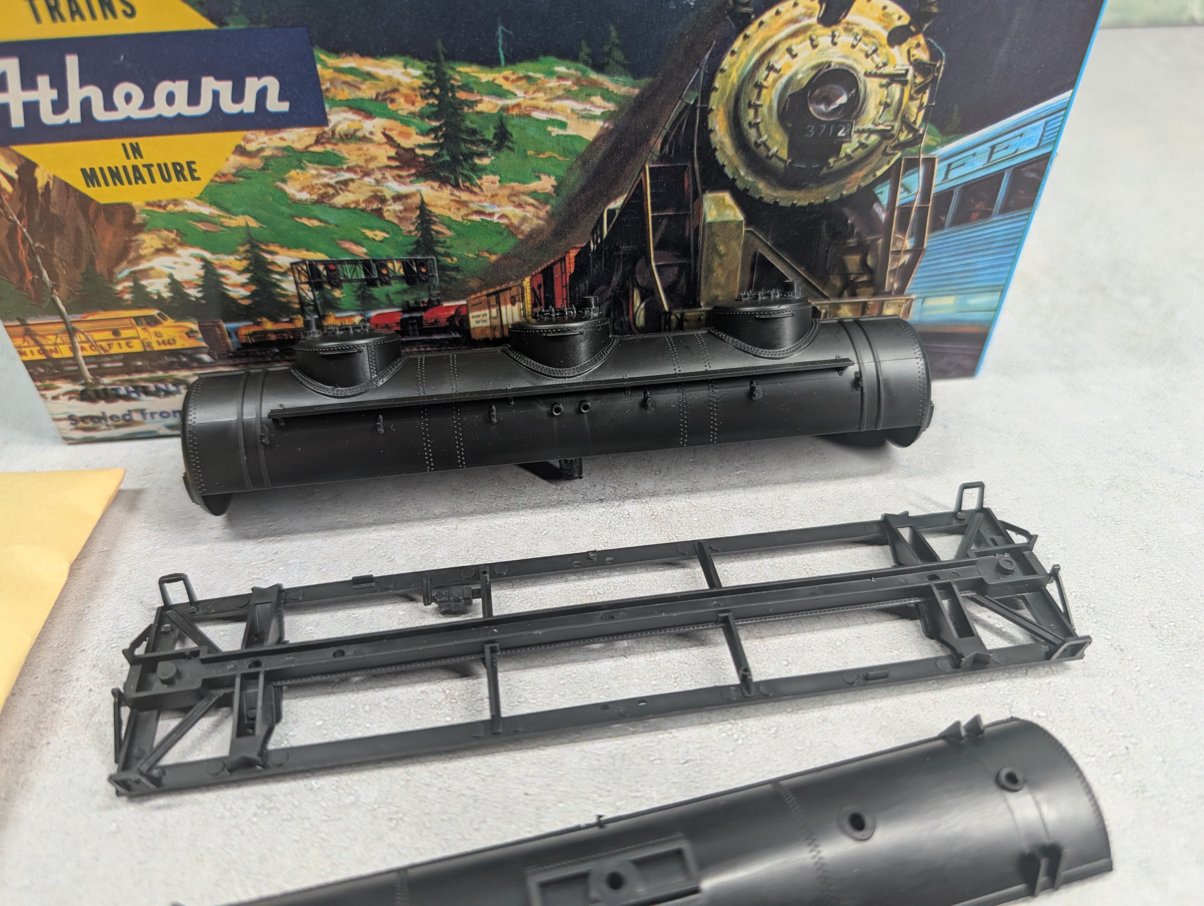USED Athearn 1499 HO Scale 3 Dome Tank Car Undecorated Black KIT