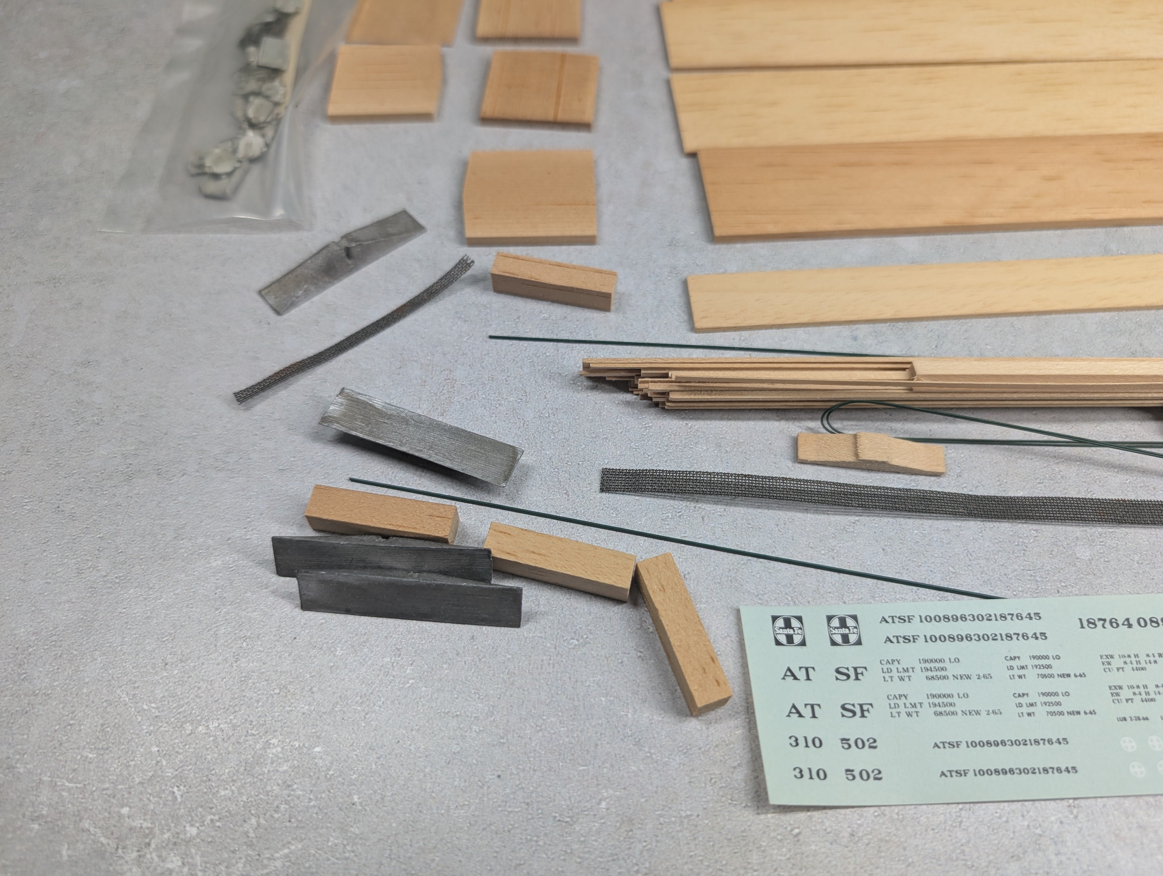 USED Roller Bearing Models HO Scale 50' Airslide Hopper Santa Fe ATSF KIT