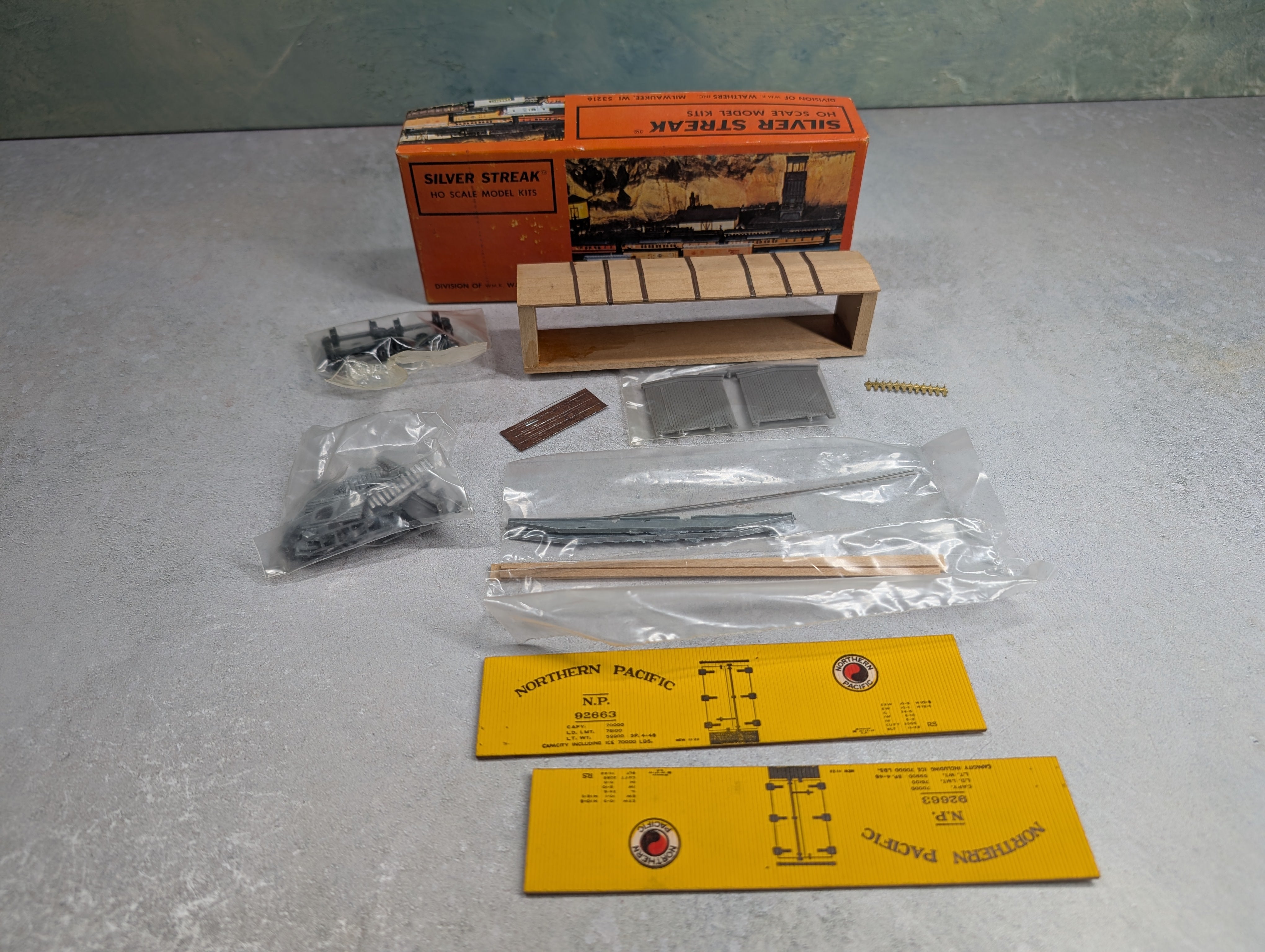 USED Silver Streak HO Scale Reefer Northern Pacific KIT