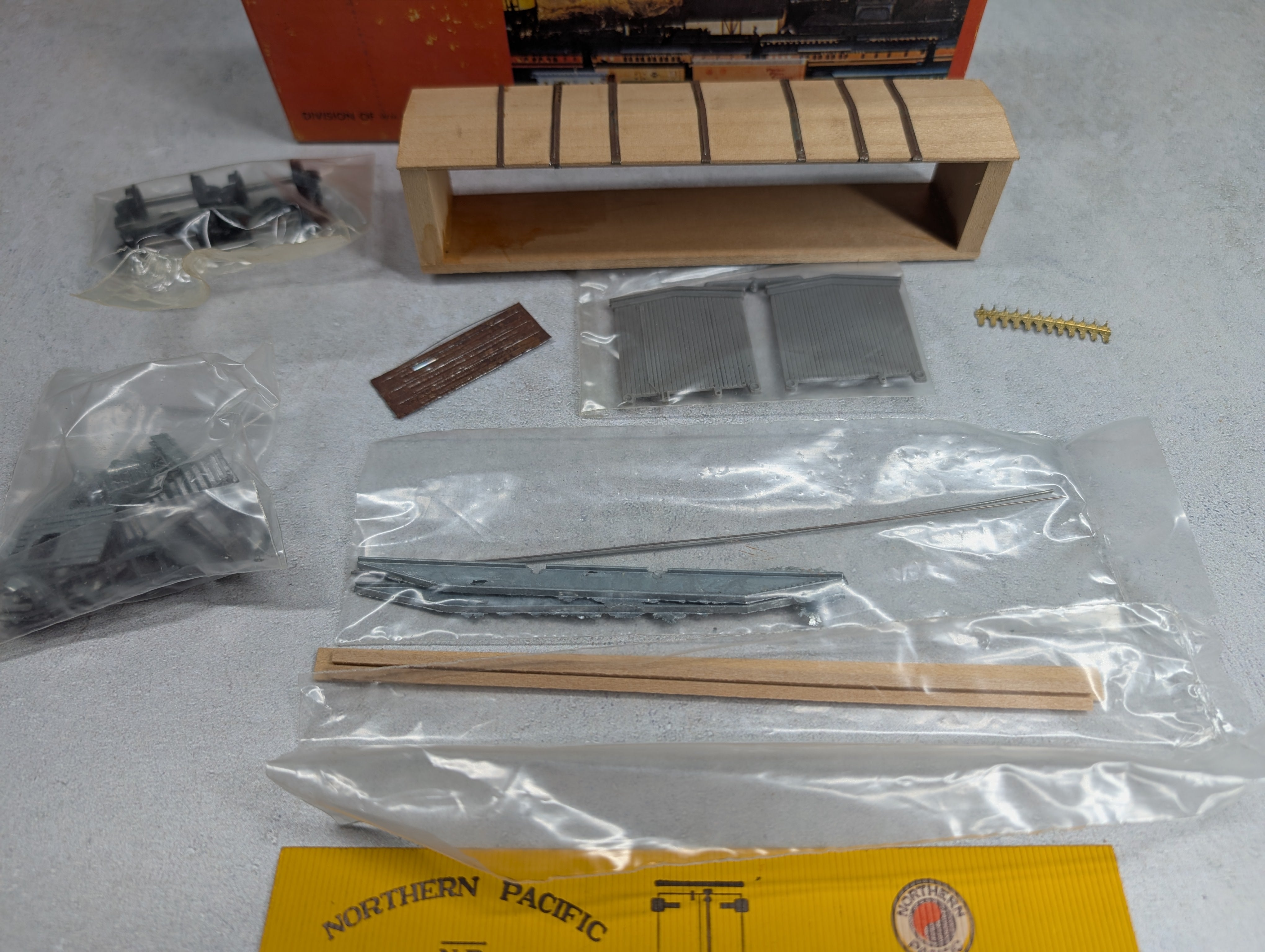 USED Silver Streak HO Scale Reefer Northern Pacific KIT