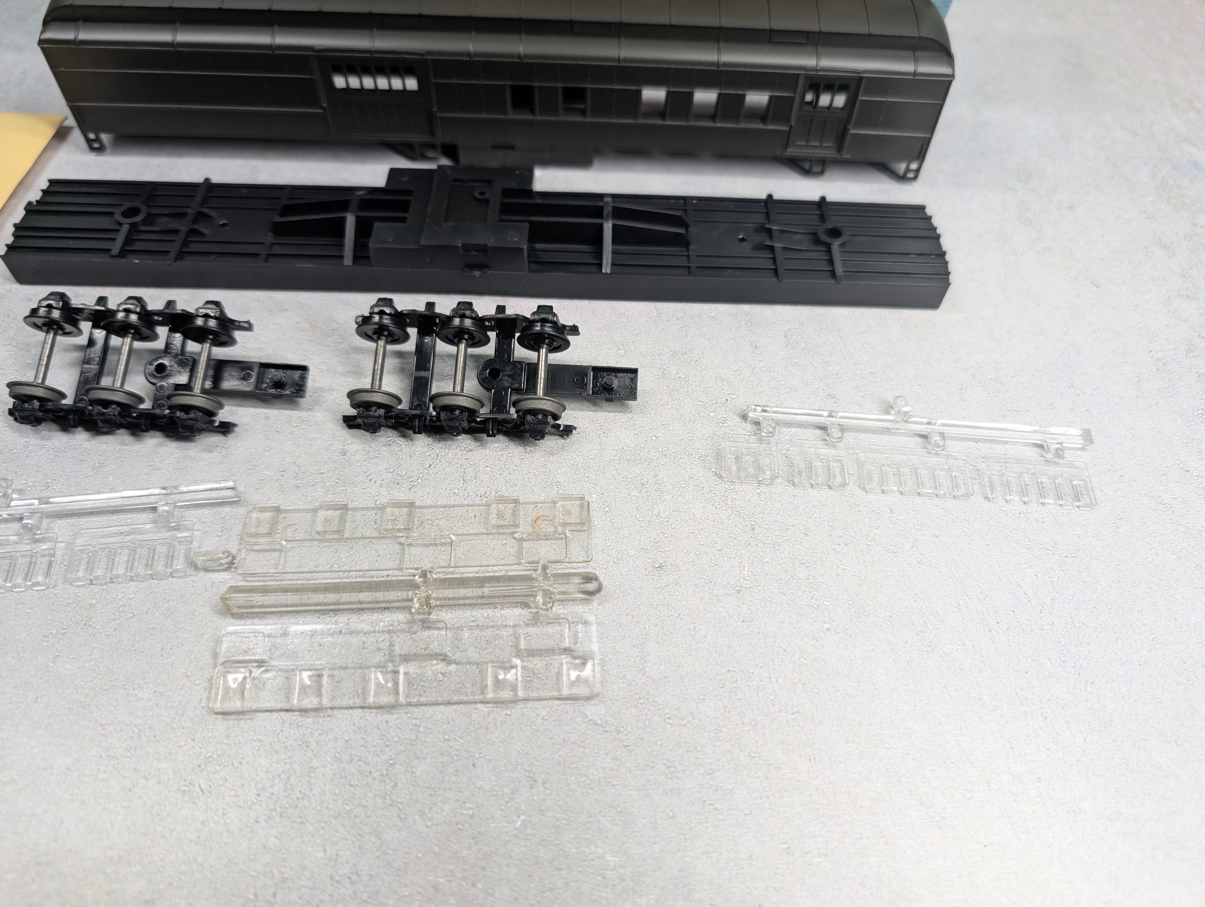 USED Athearn 1840 HO Scale RPO Passenger Car Undecorated