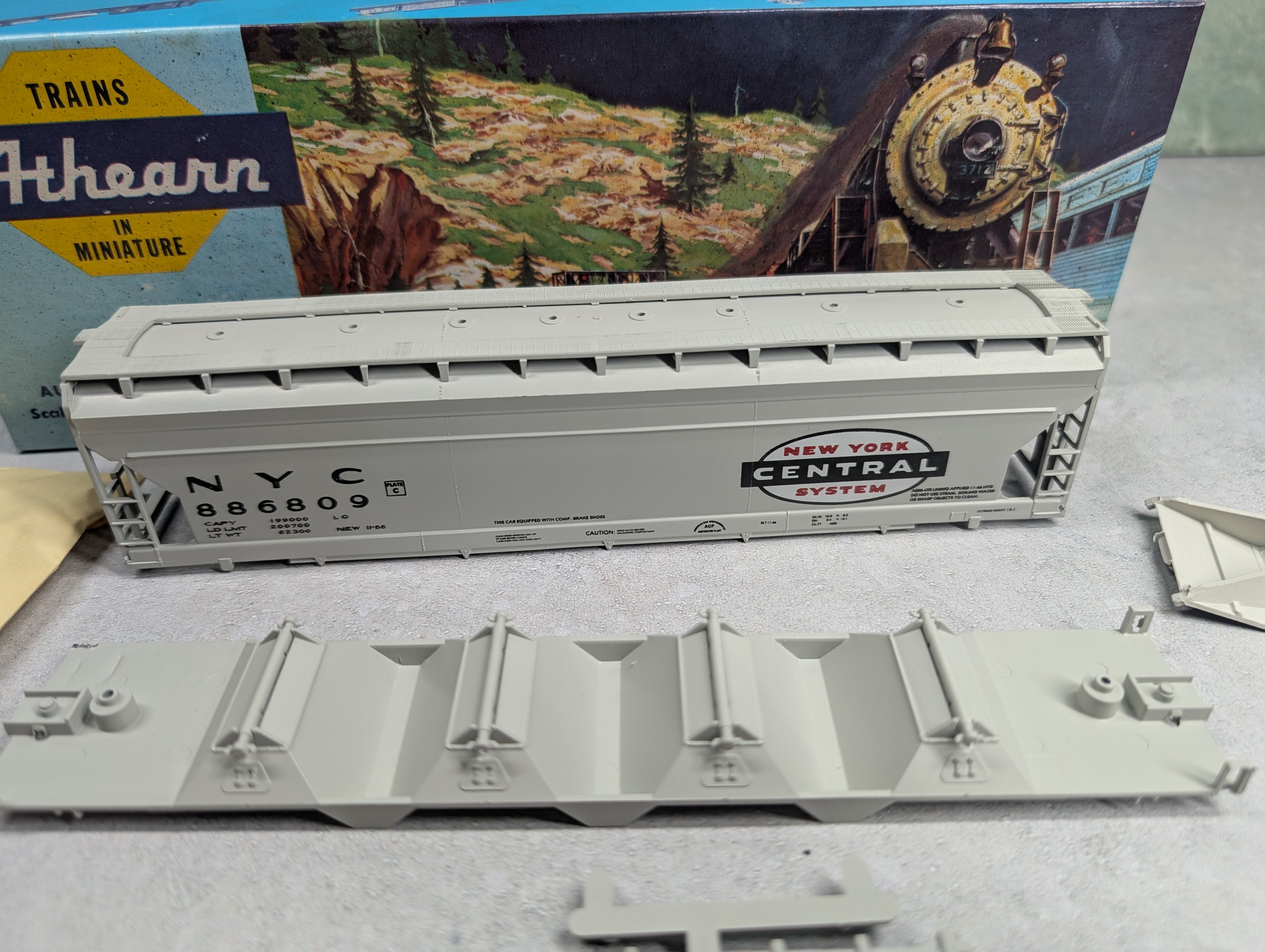 USED Athearn 338 HO Scale ACF Centerflow Hopper New York Central NYC #886809 Bev-Bel