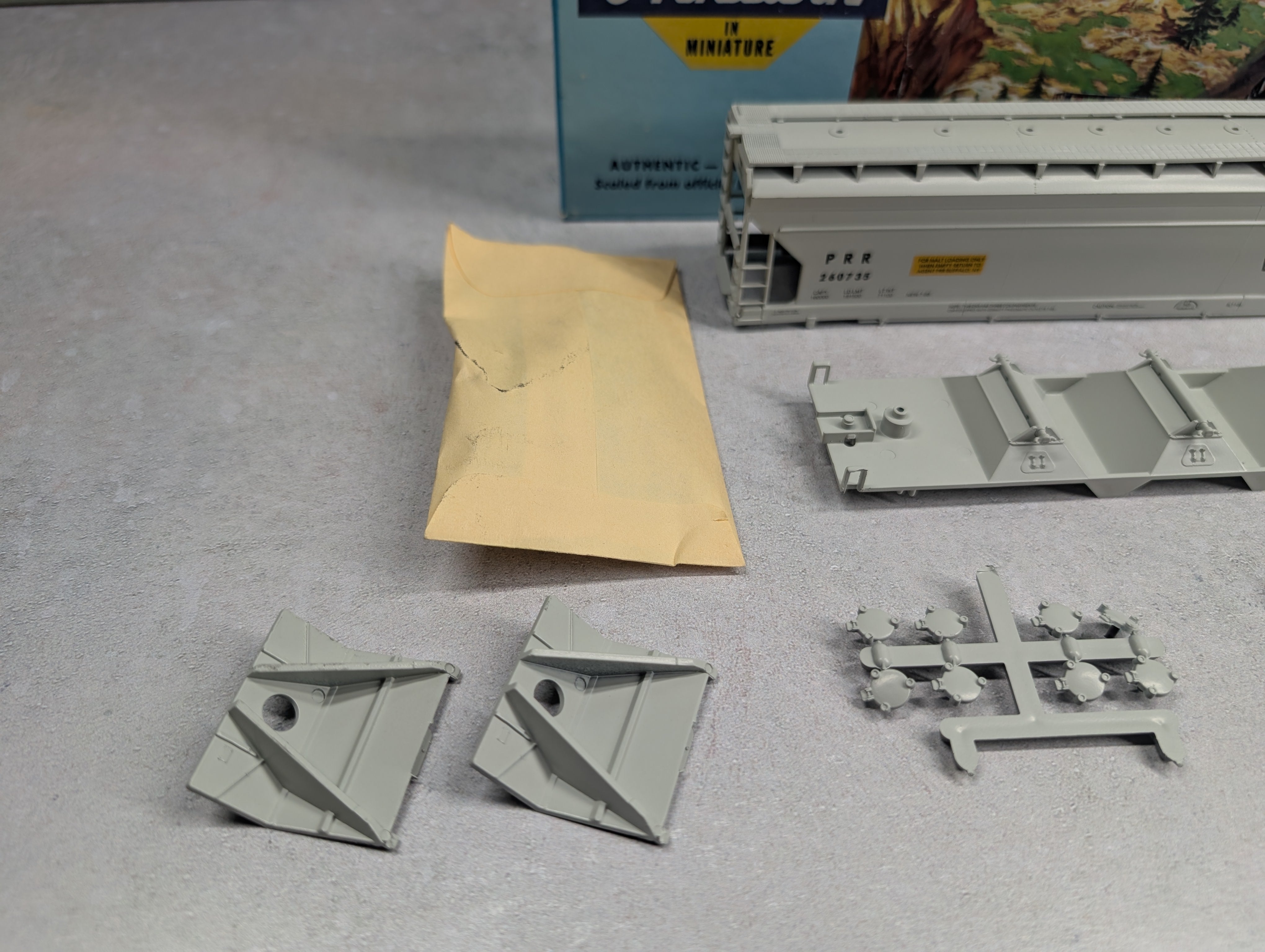 USED Athearn 308 HO Scale ACF Centerflow Hopper Pennsylvania PRR #260735 Bev-Bel